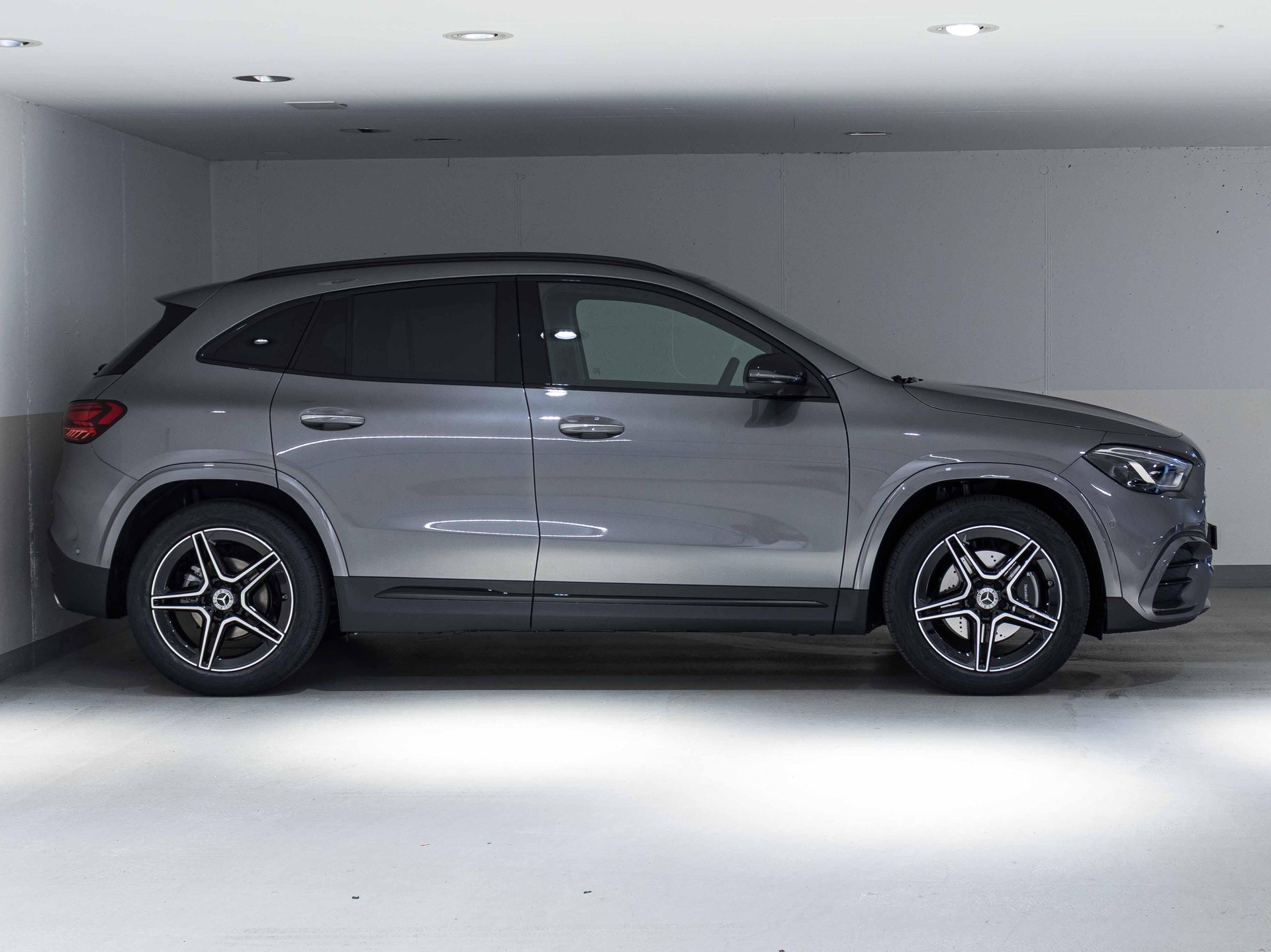 MERCEDES-BENZ GLA 200 Night Star-image-1
