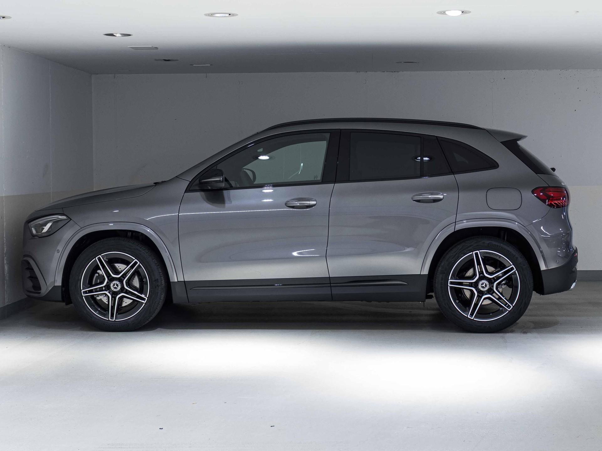 MERCEDES-BENZ GLA 200 Night Star-image-4