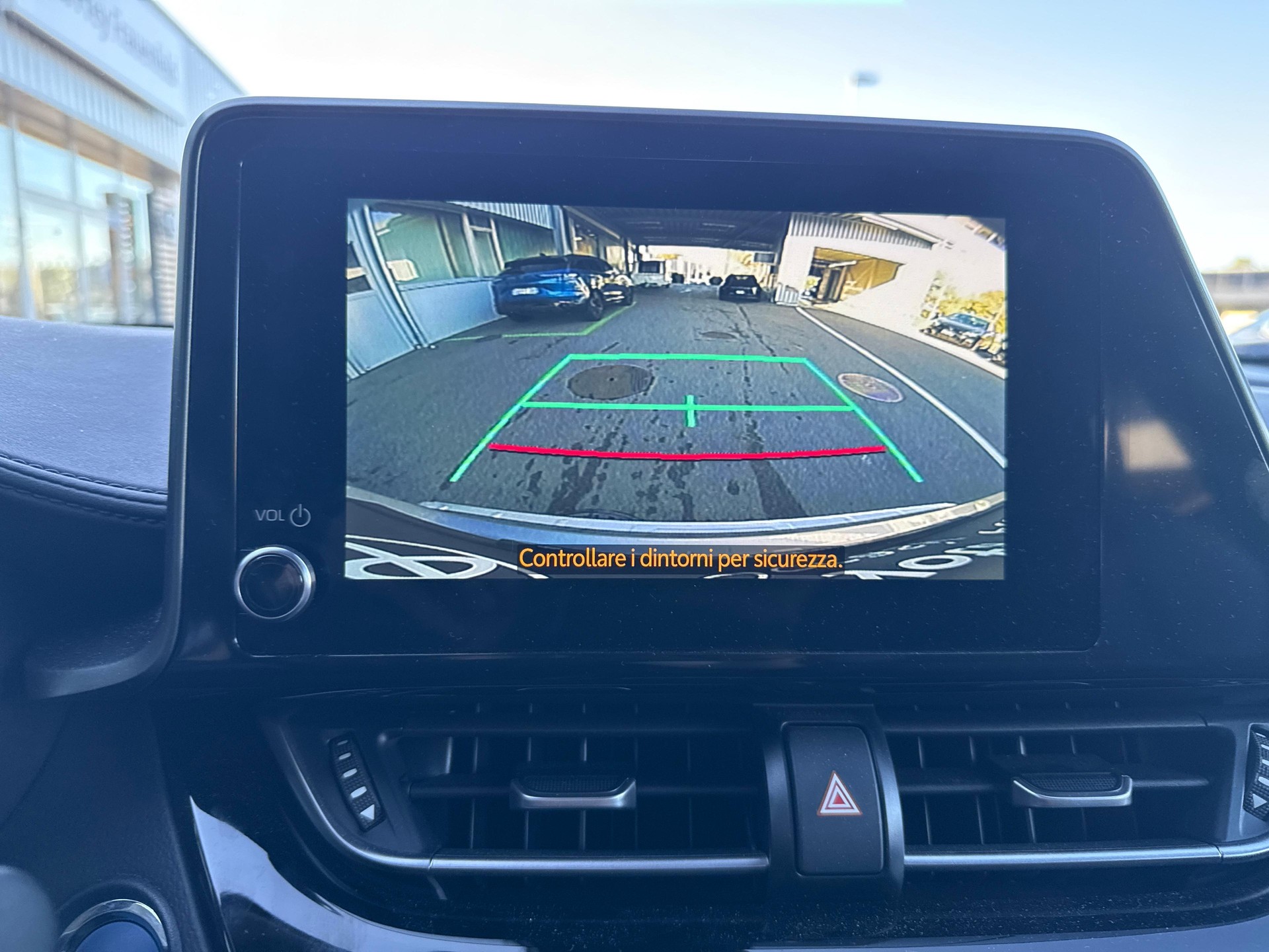 TOYOTA C-HR 1.8 VVTi HSD Trend-image-16