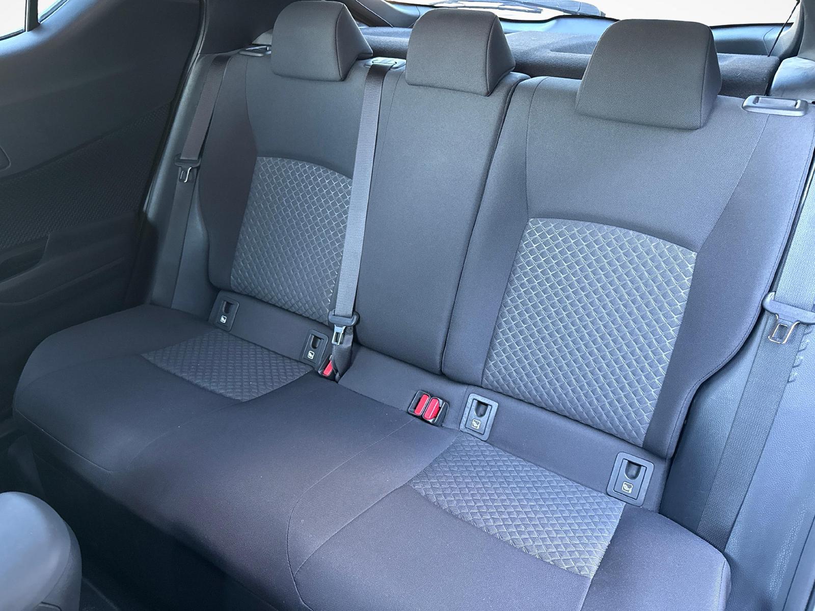 TOYOTA C-HR 1.8 VVTi HSD Trend-image-10