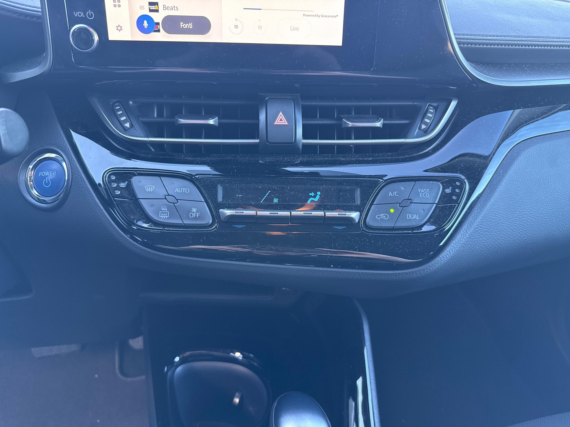 TOYOTA C-HR 1.8 VVTi HSD Trend-image-15