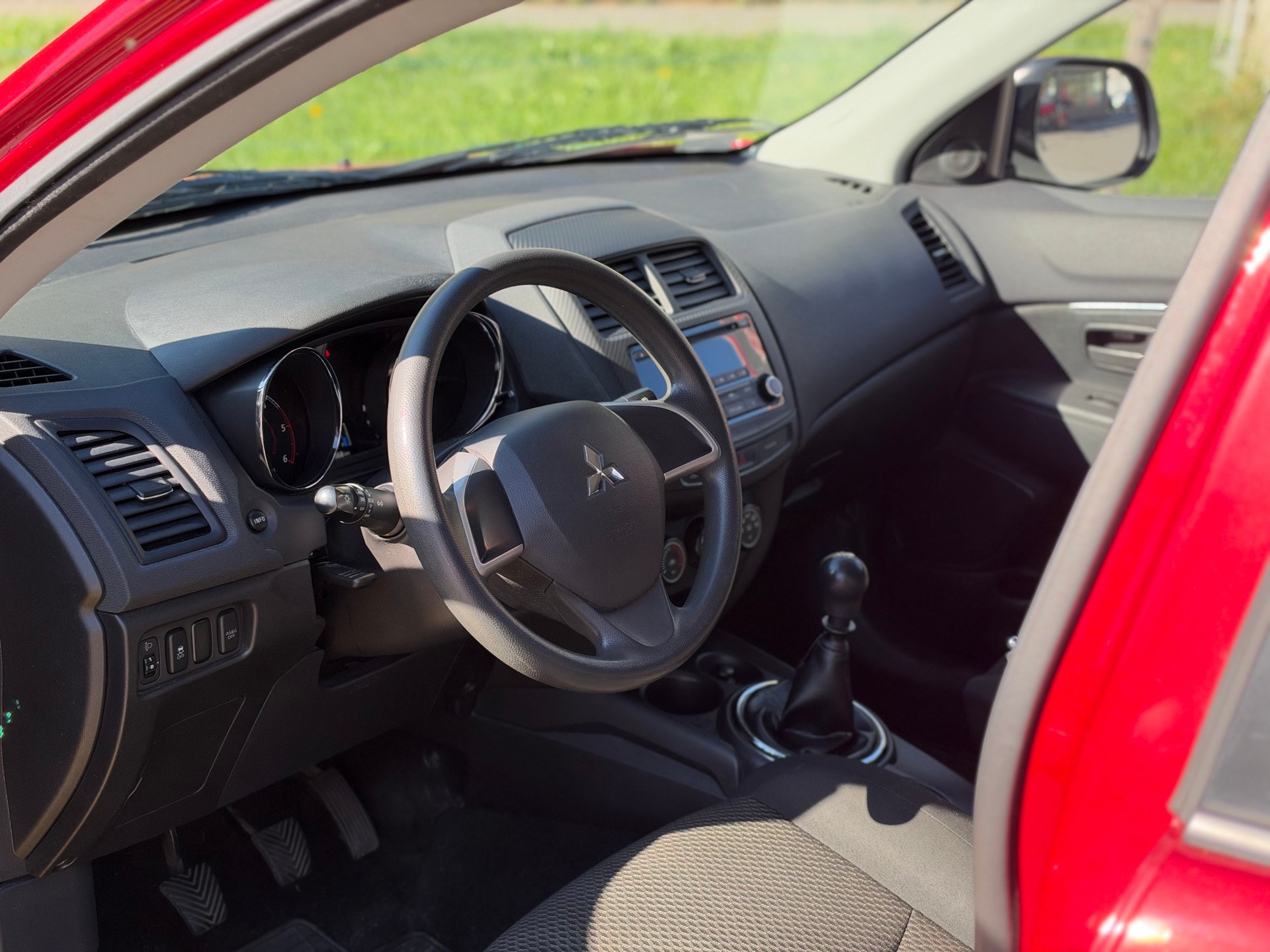 MITSUBISHI ASX 1.6 DID Style 4WD-image-8