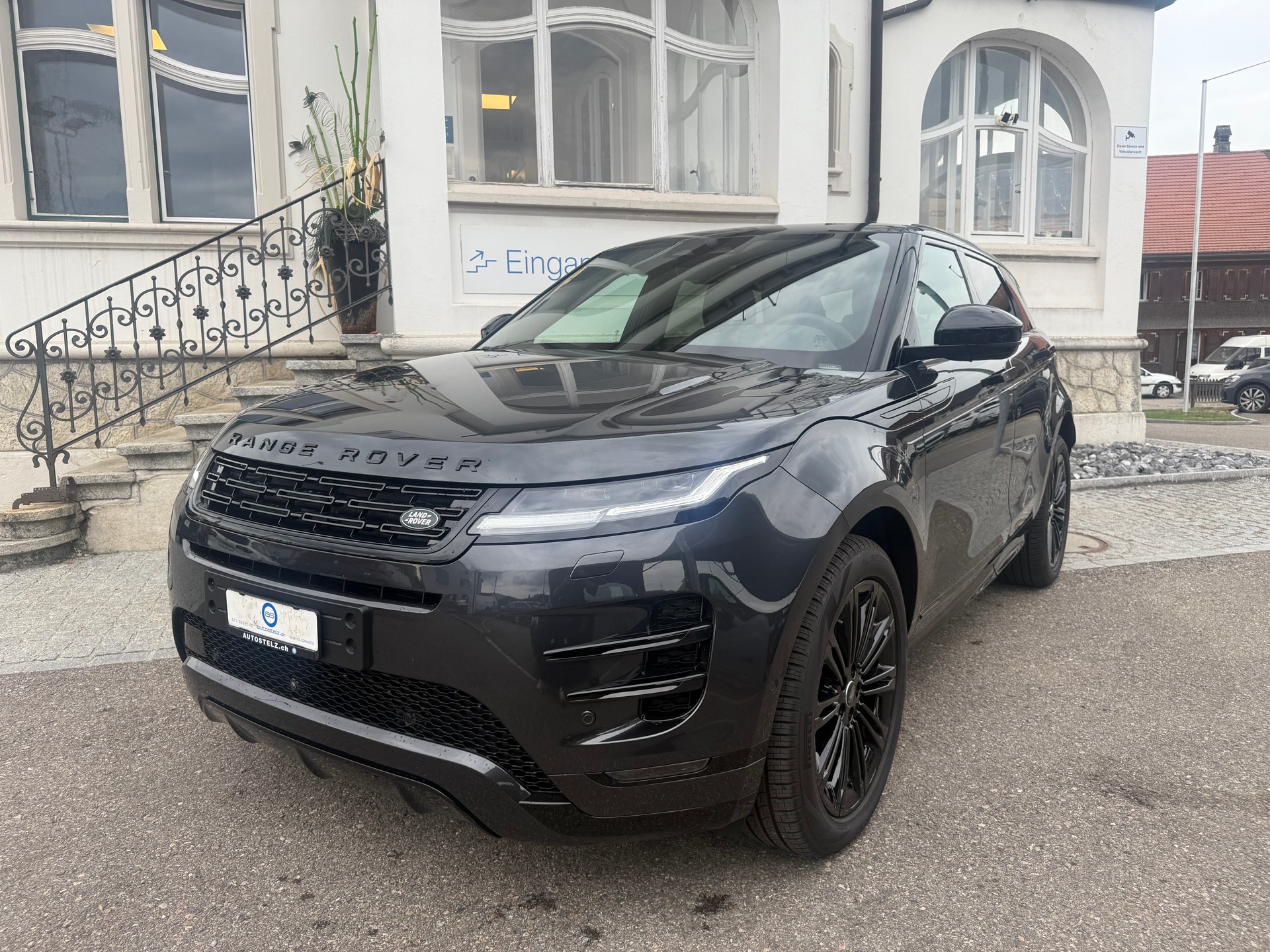 LAND ROVER Range Rover Evoque 1.5 T 270e Hoxton Edition-image-1