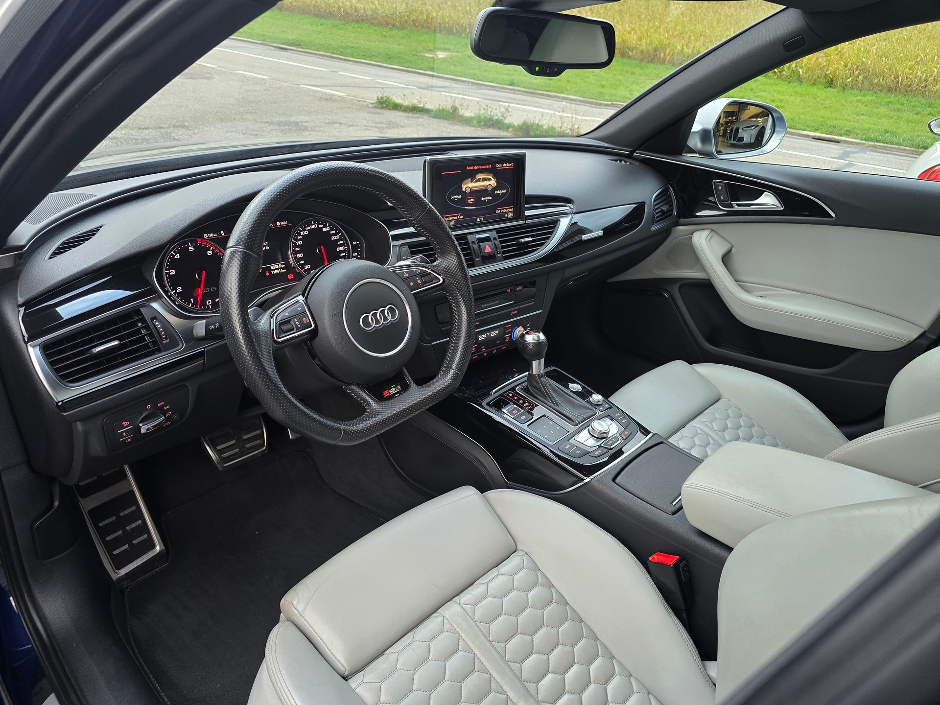 AUDI RS6 Avant 4.0 TFSI V8 quattro Tiptronic-image-10