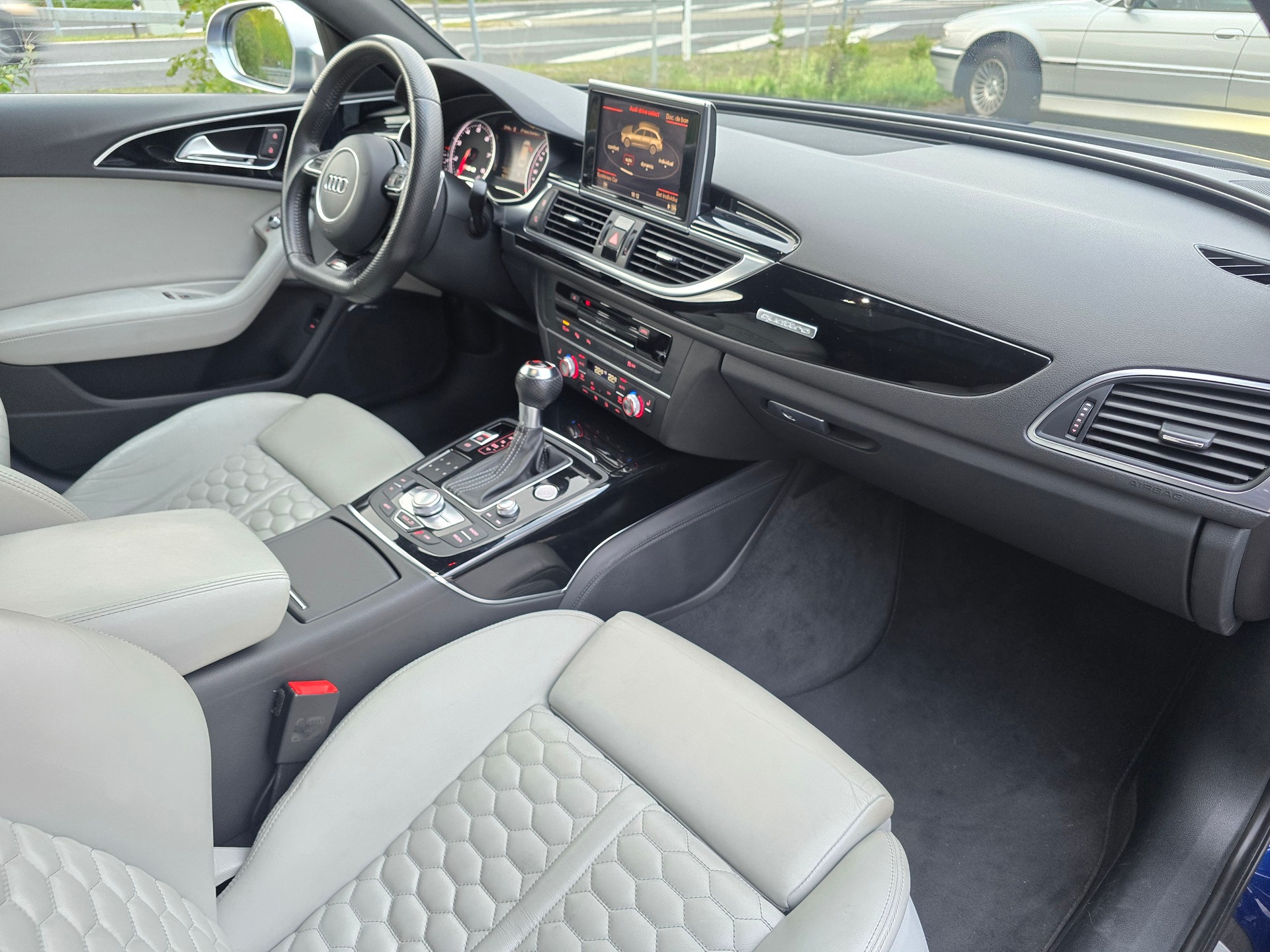 AUDI RS6 Avant 4.0 TFSI V8 quattro Tiptronic-image-12