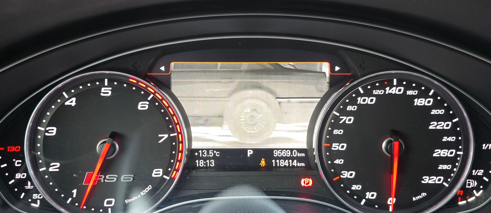 AUDI RS6 Avant 4.0 TFSI V8 quattro Tiptronic-image-15