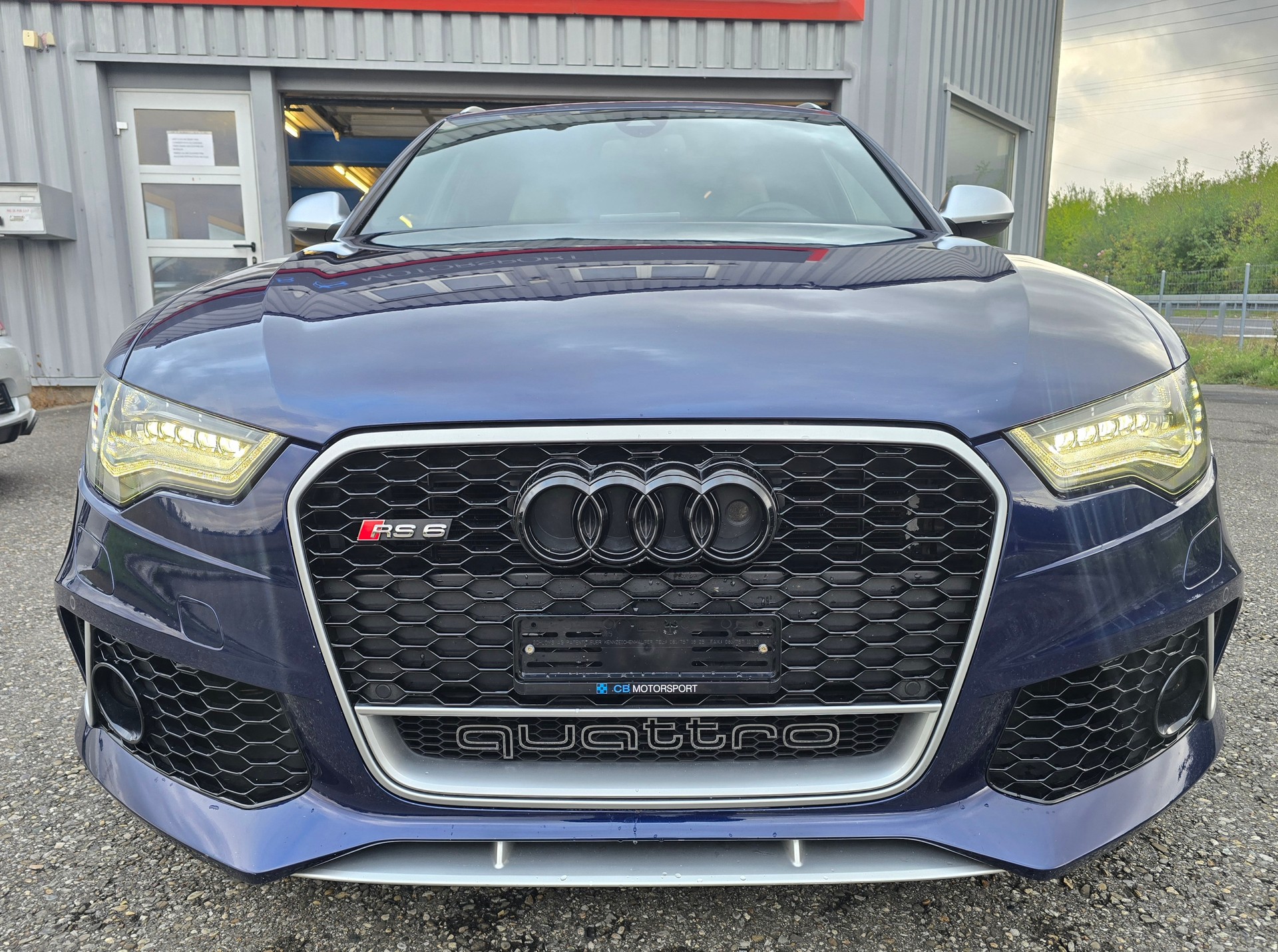 AUDI RS6 Avant 4.0 TFSI V8 quattro Tiptronic-image-2