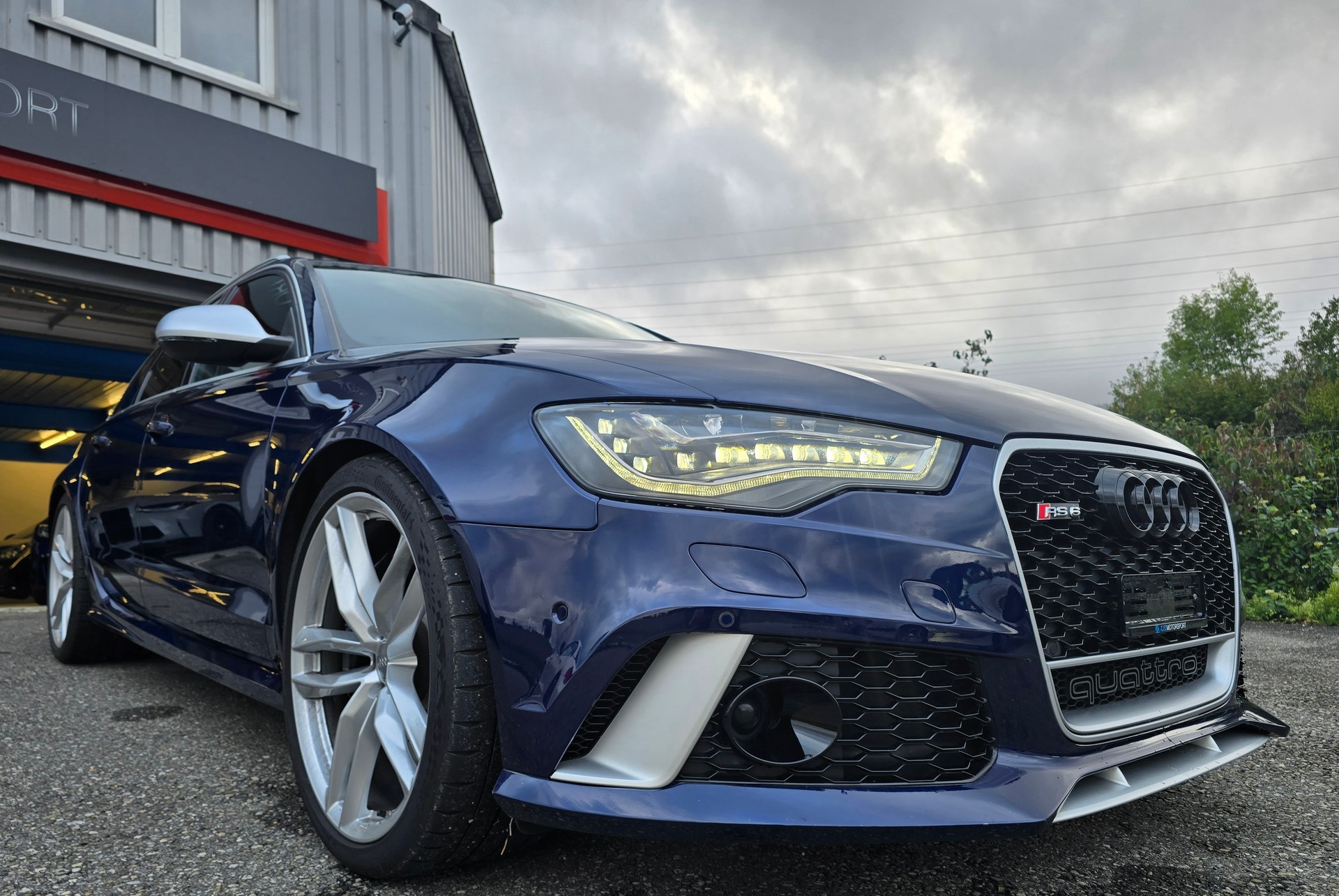 AUDI RS6 Avant 4.0 TFSI V8 quattro Tiptronic-image-3