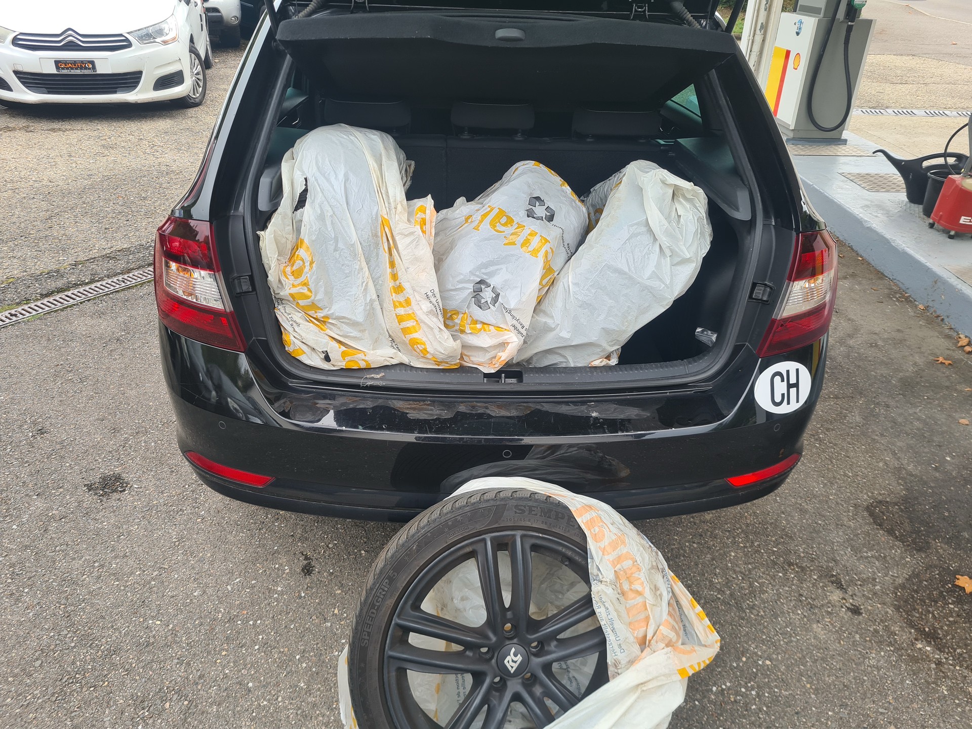SKODA Rapid Spaceback 1.4 TSI Ambition DSG-image-9