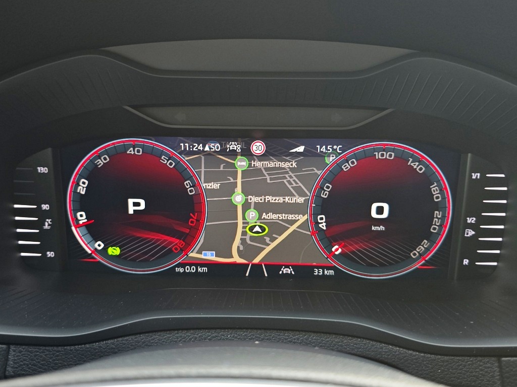 SKODA Karoq 2.0 TSI SportLine 4x4 DSG-image-18