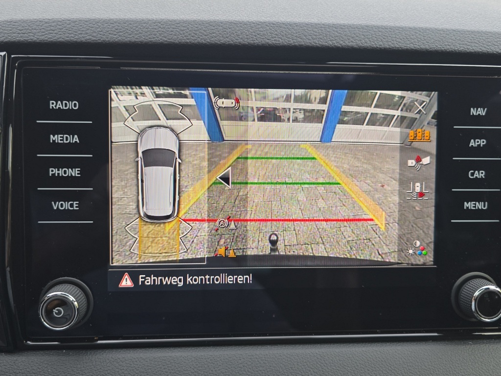 SKODA Karoq 2.0 TSI SportLine 4x4 DSG-image-22