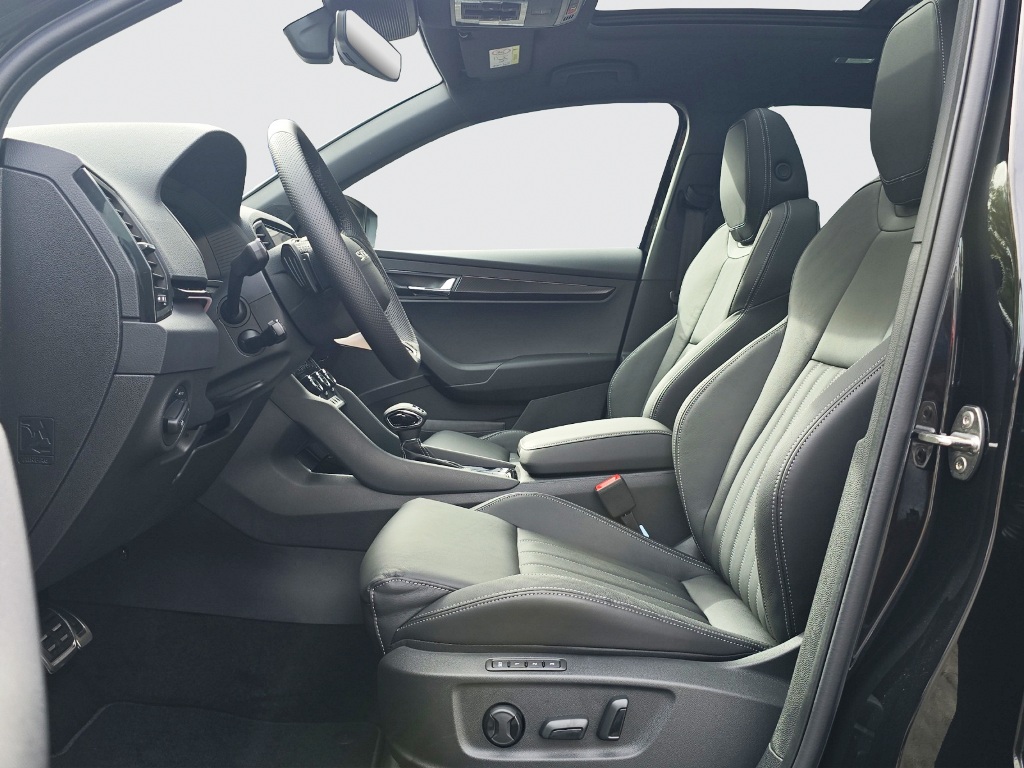 SKODA Karoq 2.0 TSI SportLine 4x4 DSG-image-8