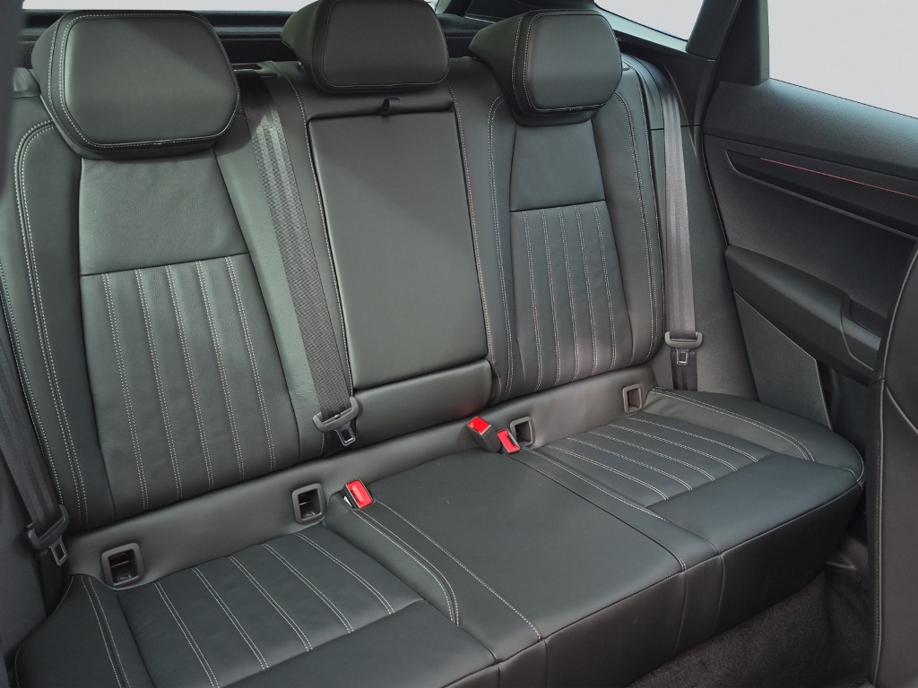 SKODA Karoq 2.0 TSI SportLine 4x4 DSG-image-10