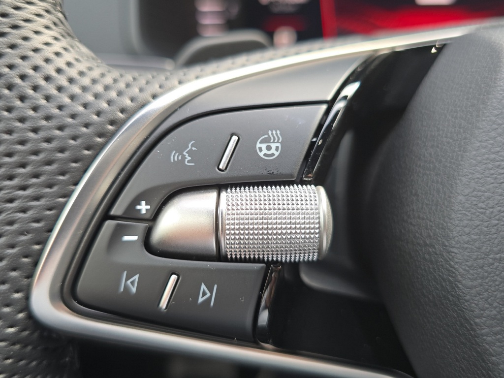 SKODA Karoq 2.0 TSI SportLine 4x4 DSG-image-29