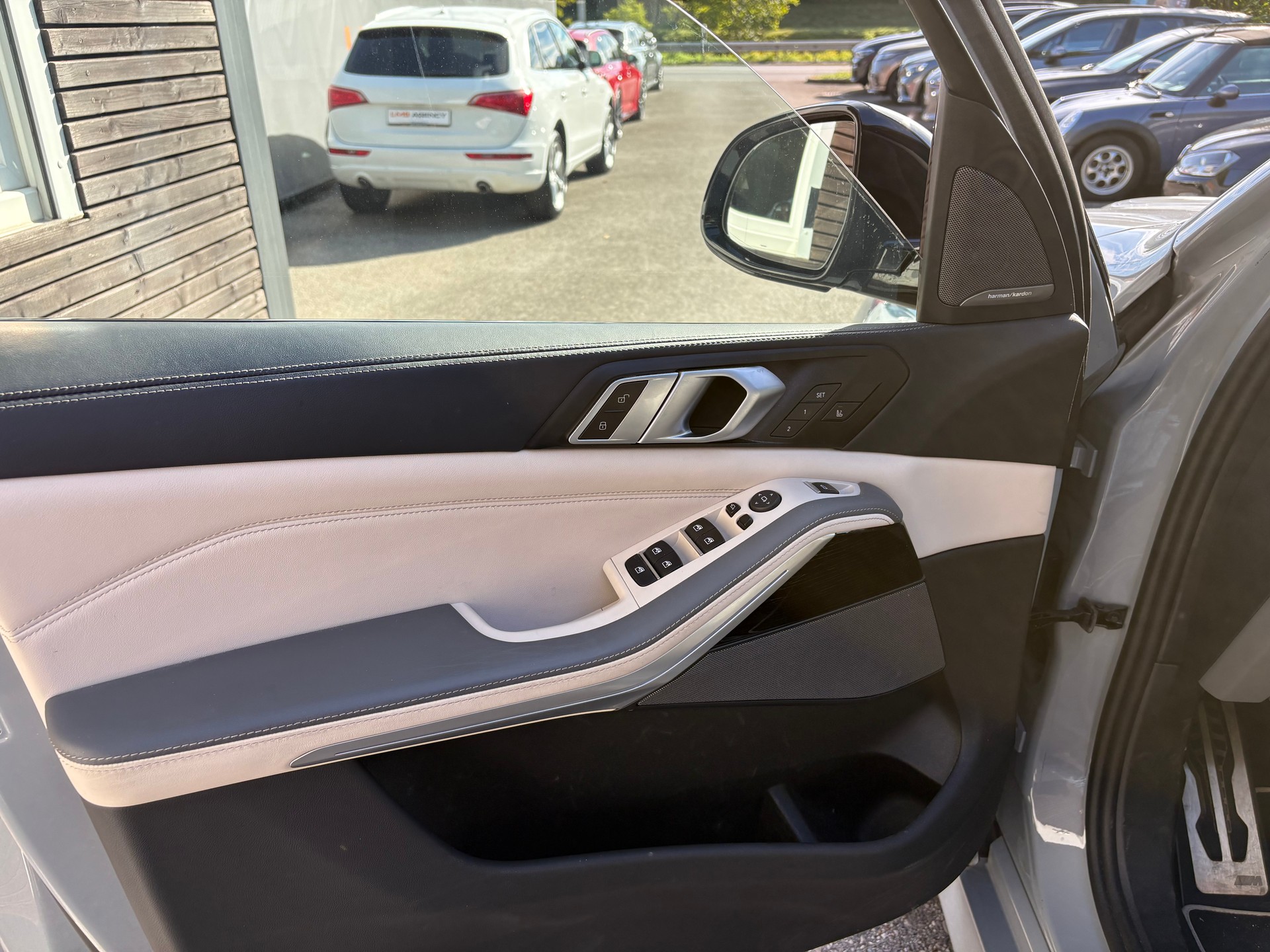 BMW X5 xDrive 48V 40i M Sport Pro Steptronic-image-9