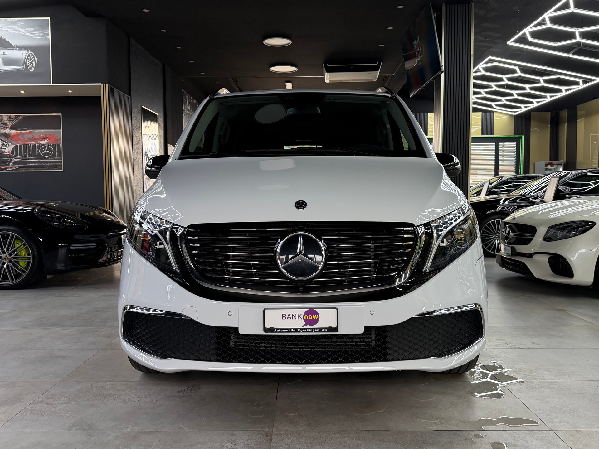 MERCEDES-BENZ EQV 300 lang-showroom-element-1