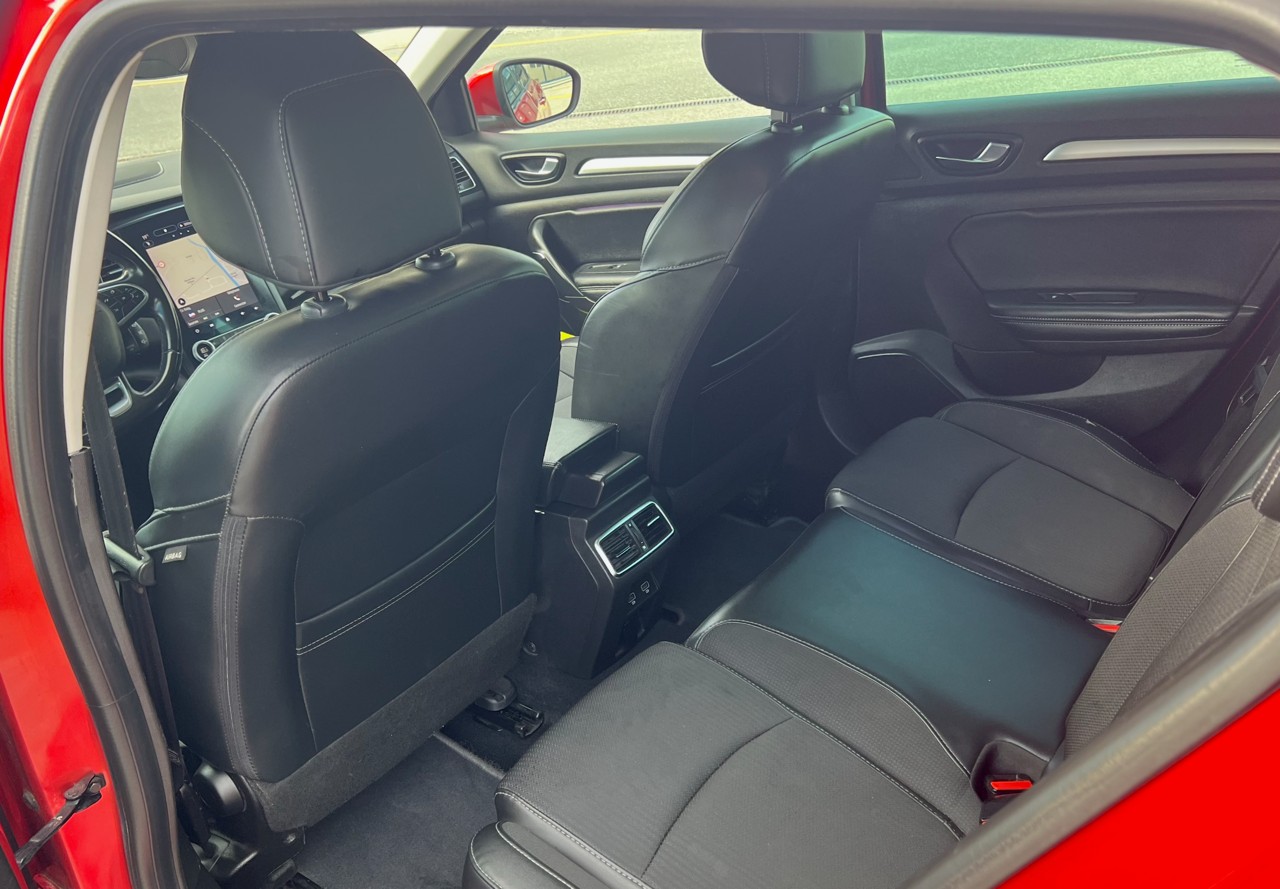 RENAULT Mégane Grandtour 1.5 dCi Business EDC-image-9