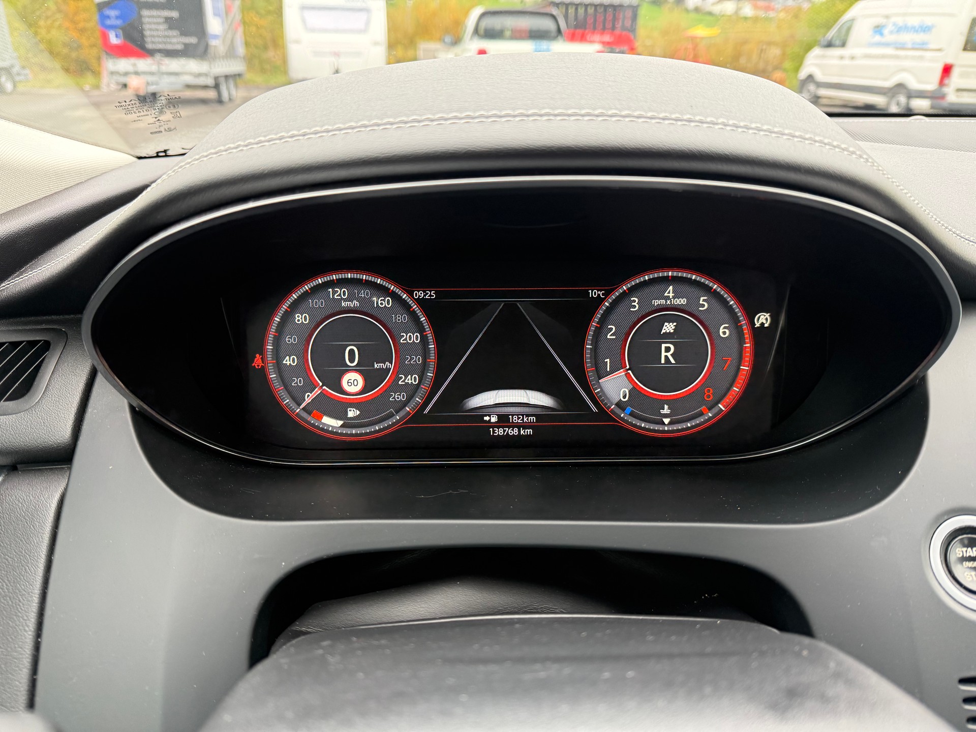 JAGUAR E-Pace 2.0 P250 R-Dynamic SE AWD Automatik-image-22