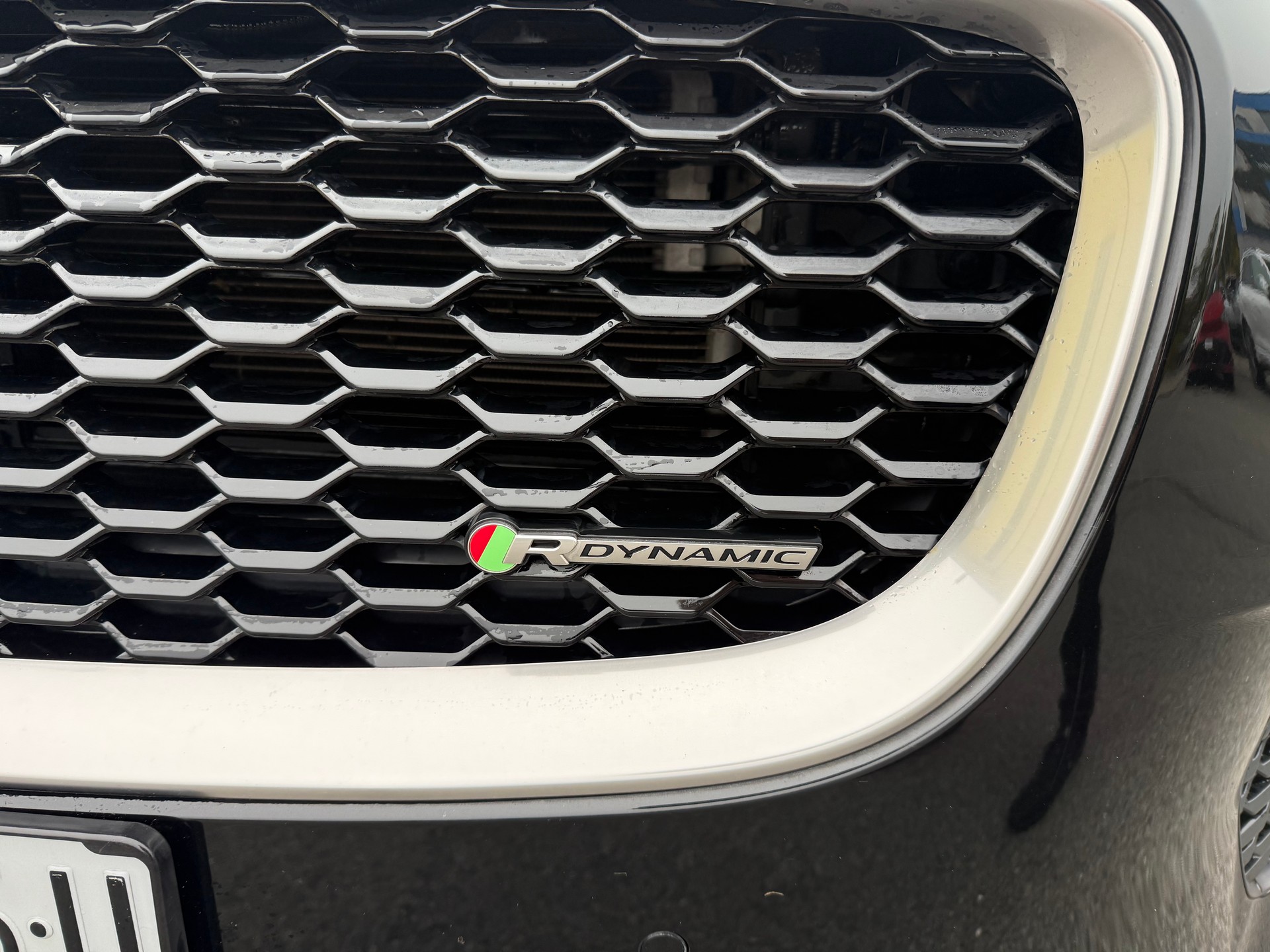 JAGUAR E-Pace 2.0 P250 R-Dynamic SE AWD Automatik-image-18