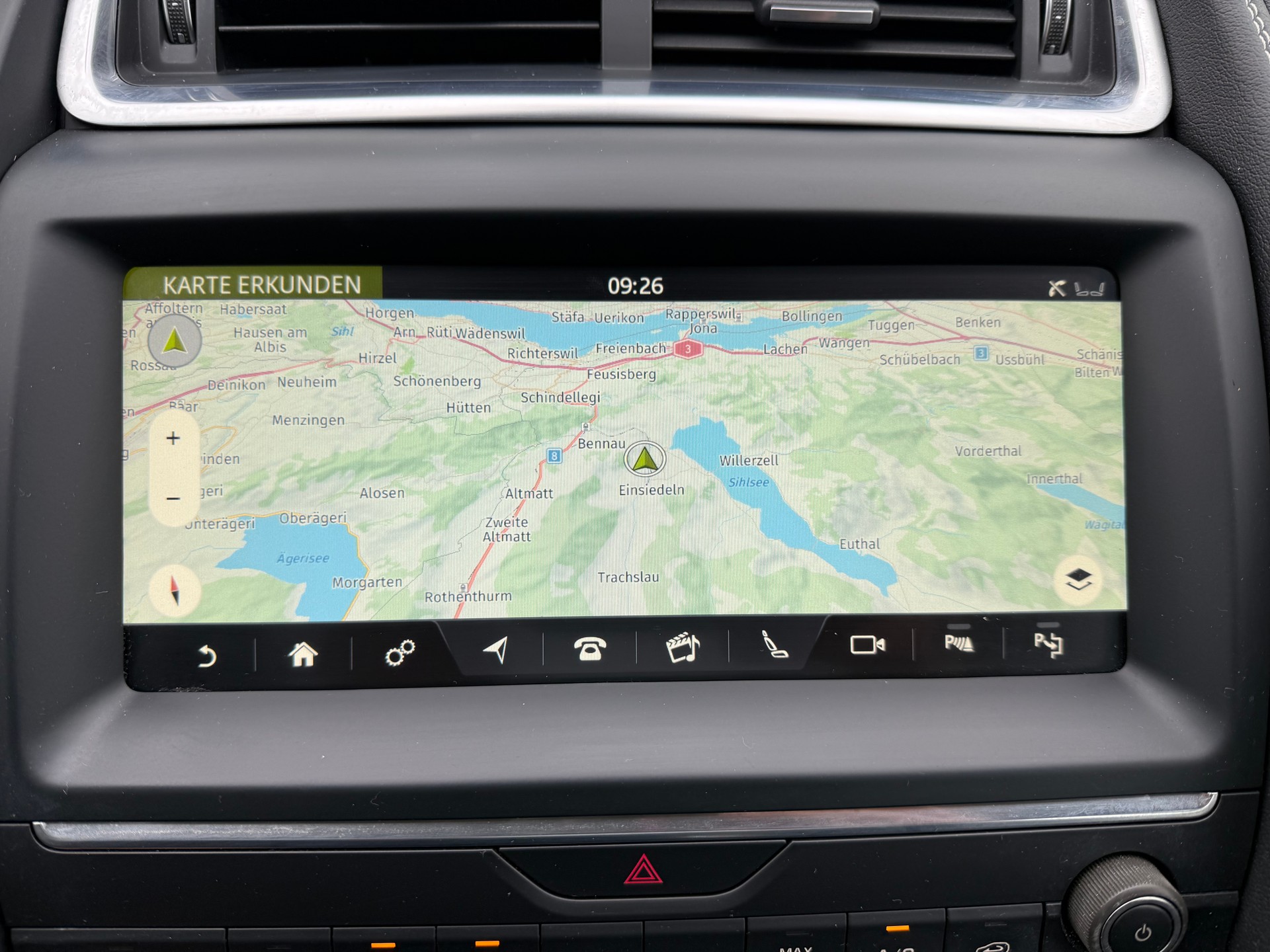 JAGUAR E-Pace 2.0 P250 R-Dynamic SE AWD Automatik-image-24