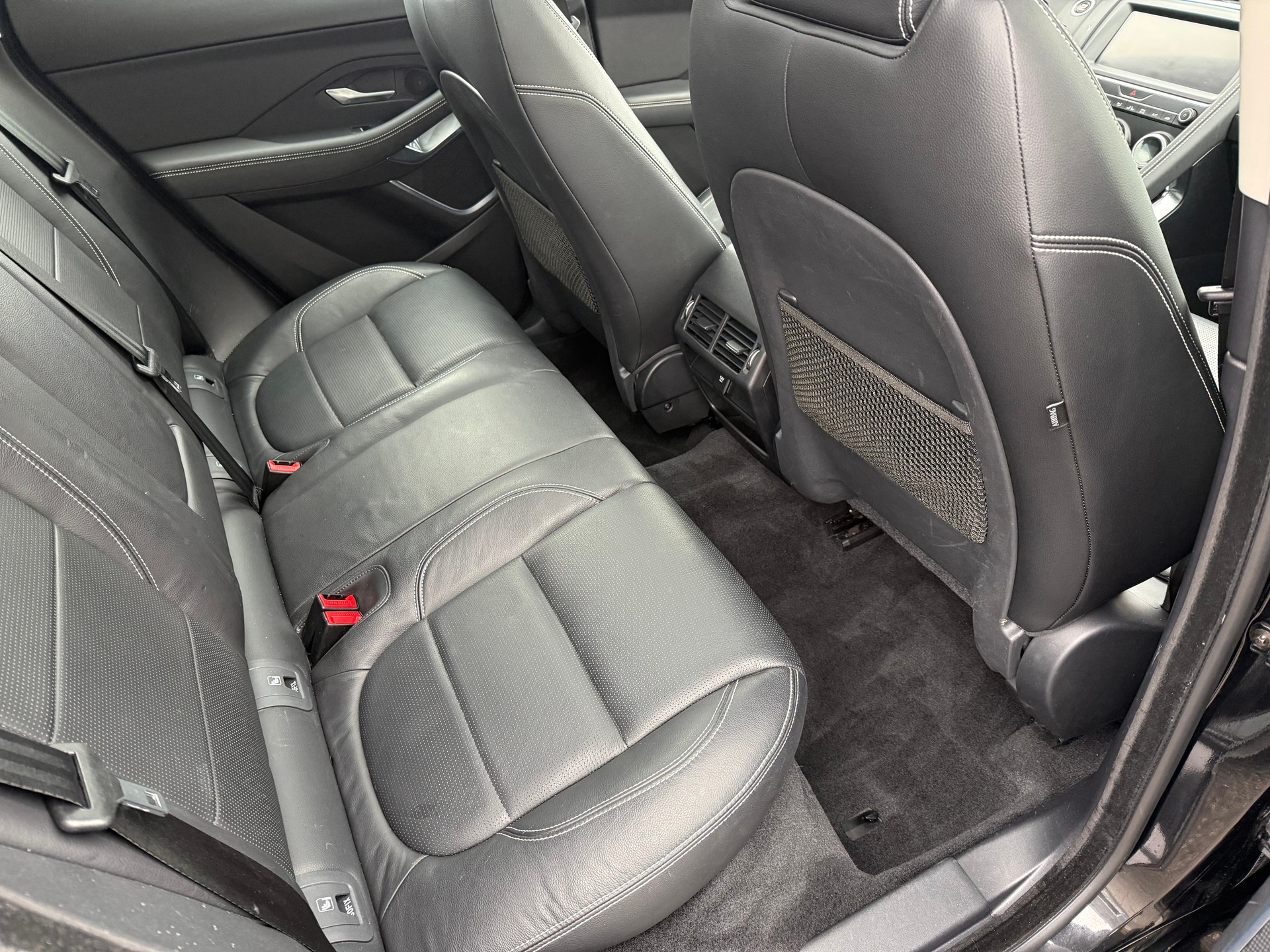 JAGUAR E-Pace 2.0 P250 R-Dynamic SE AWD Automatik-image-12