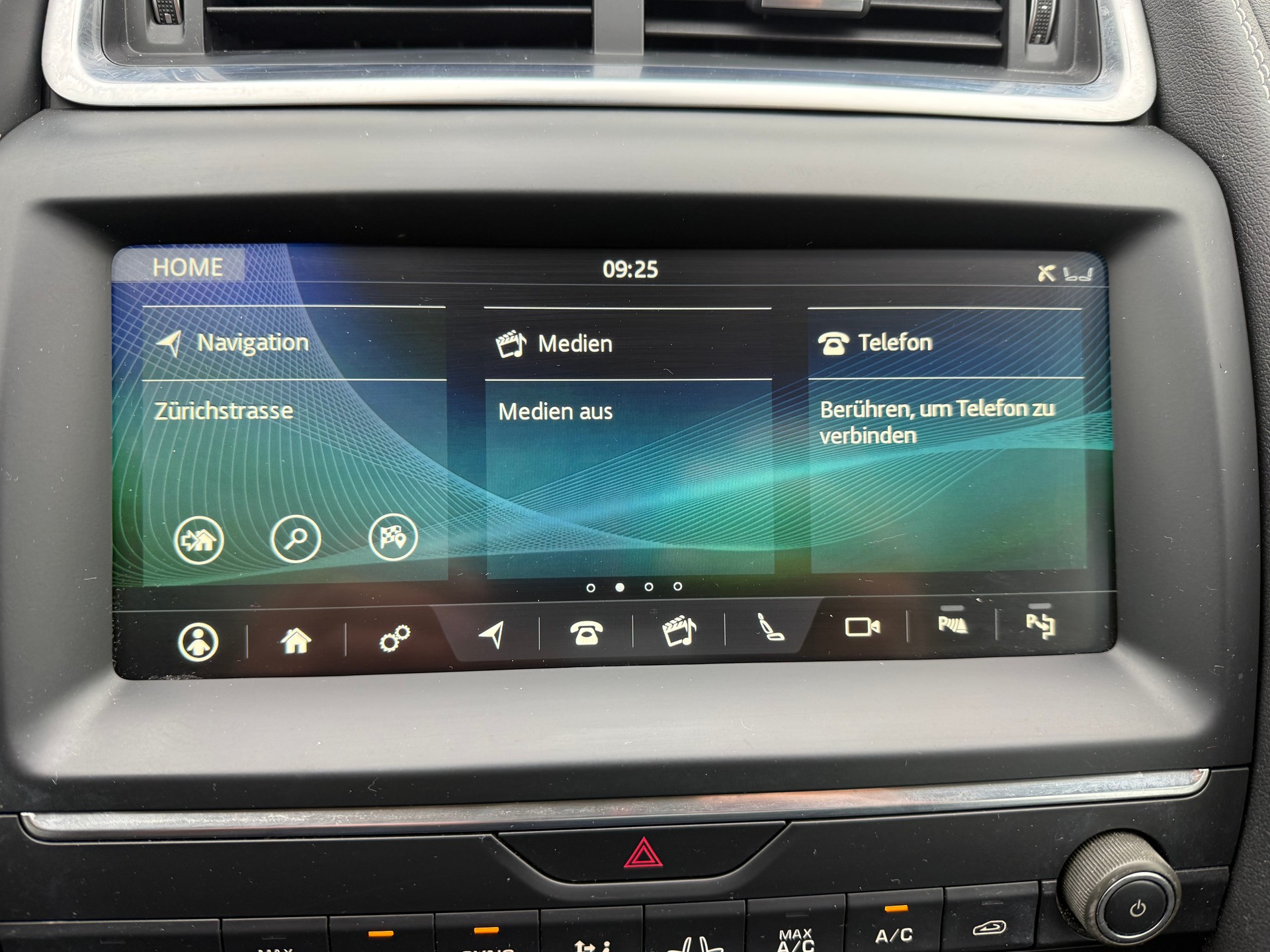 JAGUAR E-Pace 2.0 P250 R-Dynamic SE AWD Automatik-image-19
