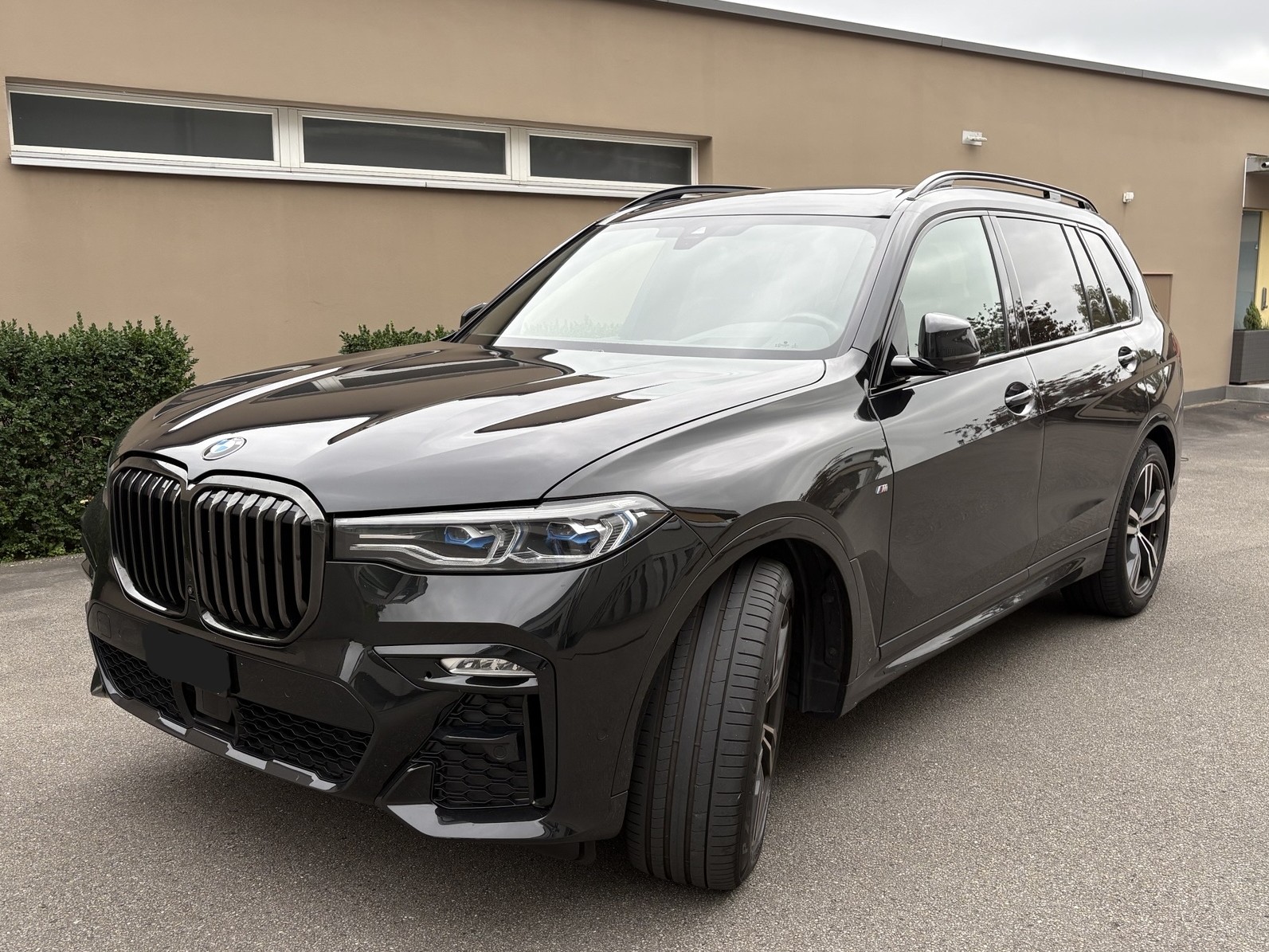 BMW 40d xDrive SAG 7 Plätze-image-0