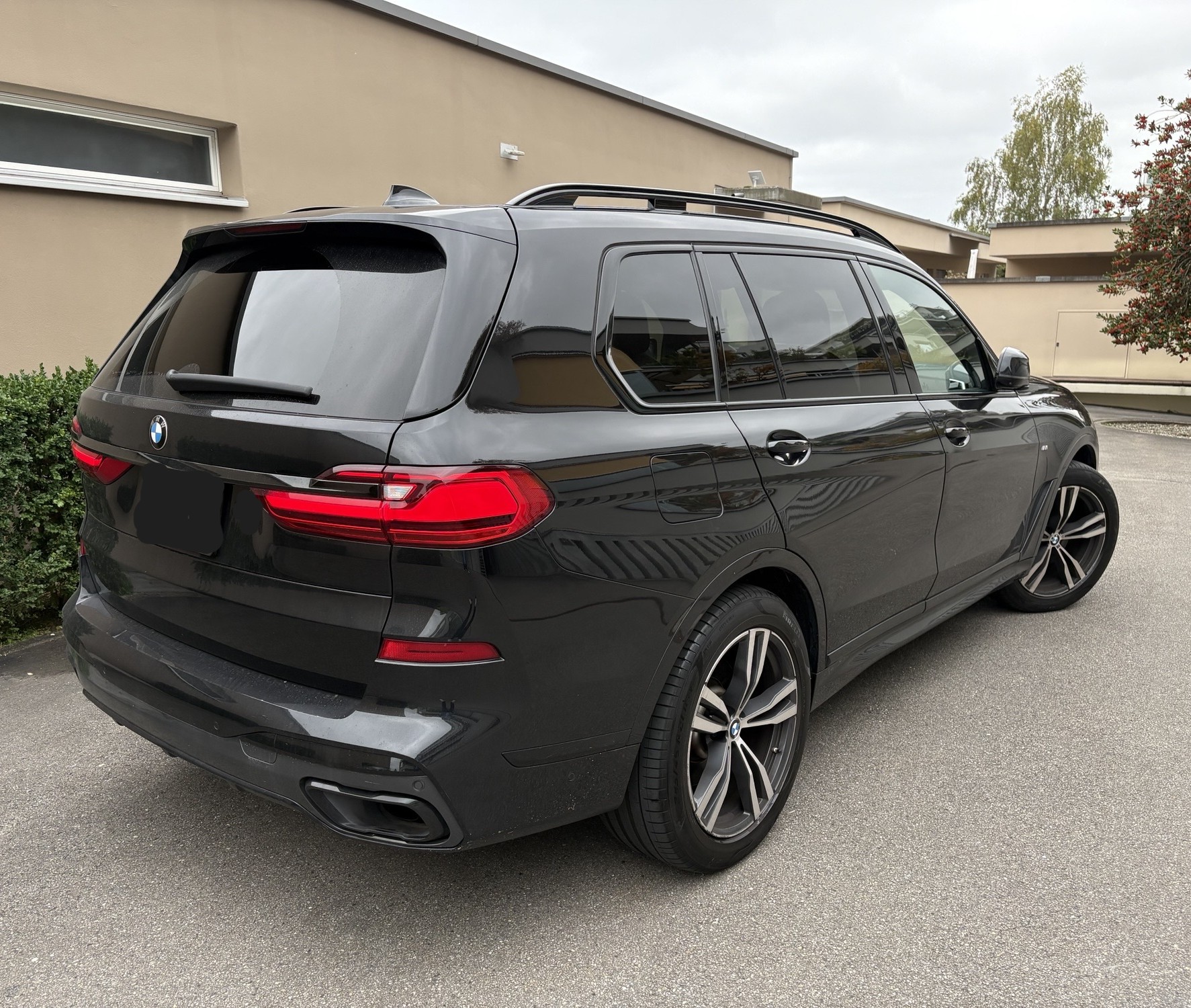 BMW 40d xDrive SAG 7 Plätze-image-1