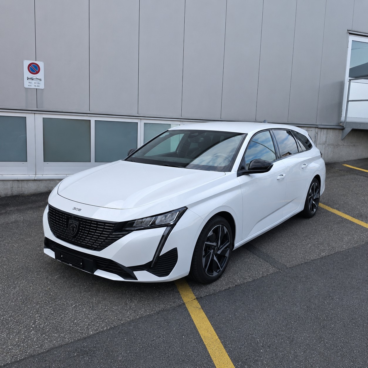 PEUGEOT 308 SW 1.5 BlueHDI Allure Pack EAT8-image-0