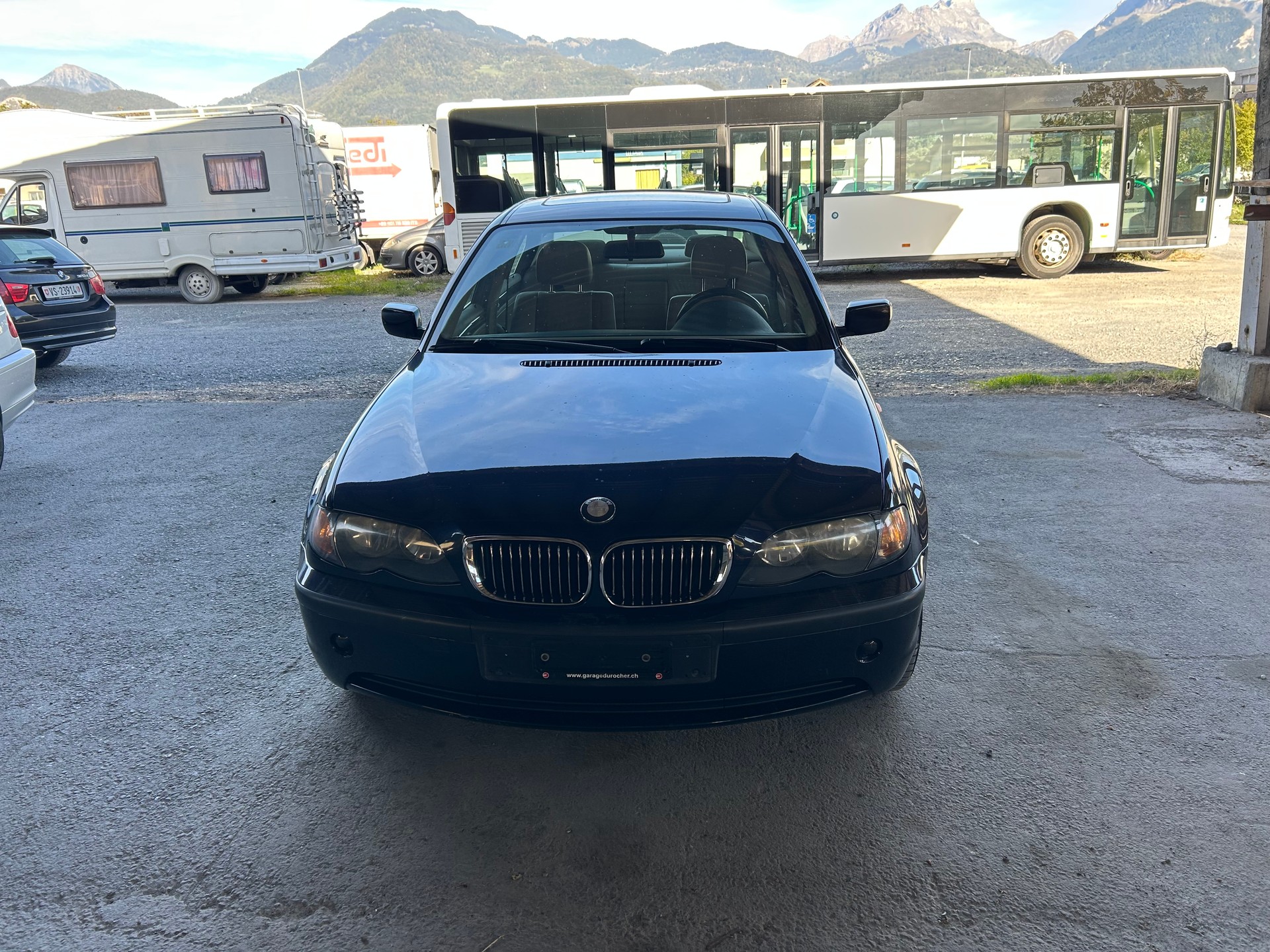 BMW 325xi-image-1