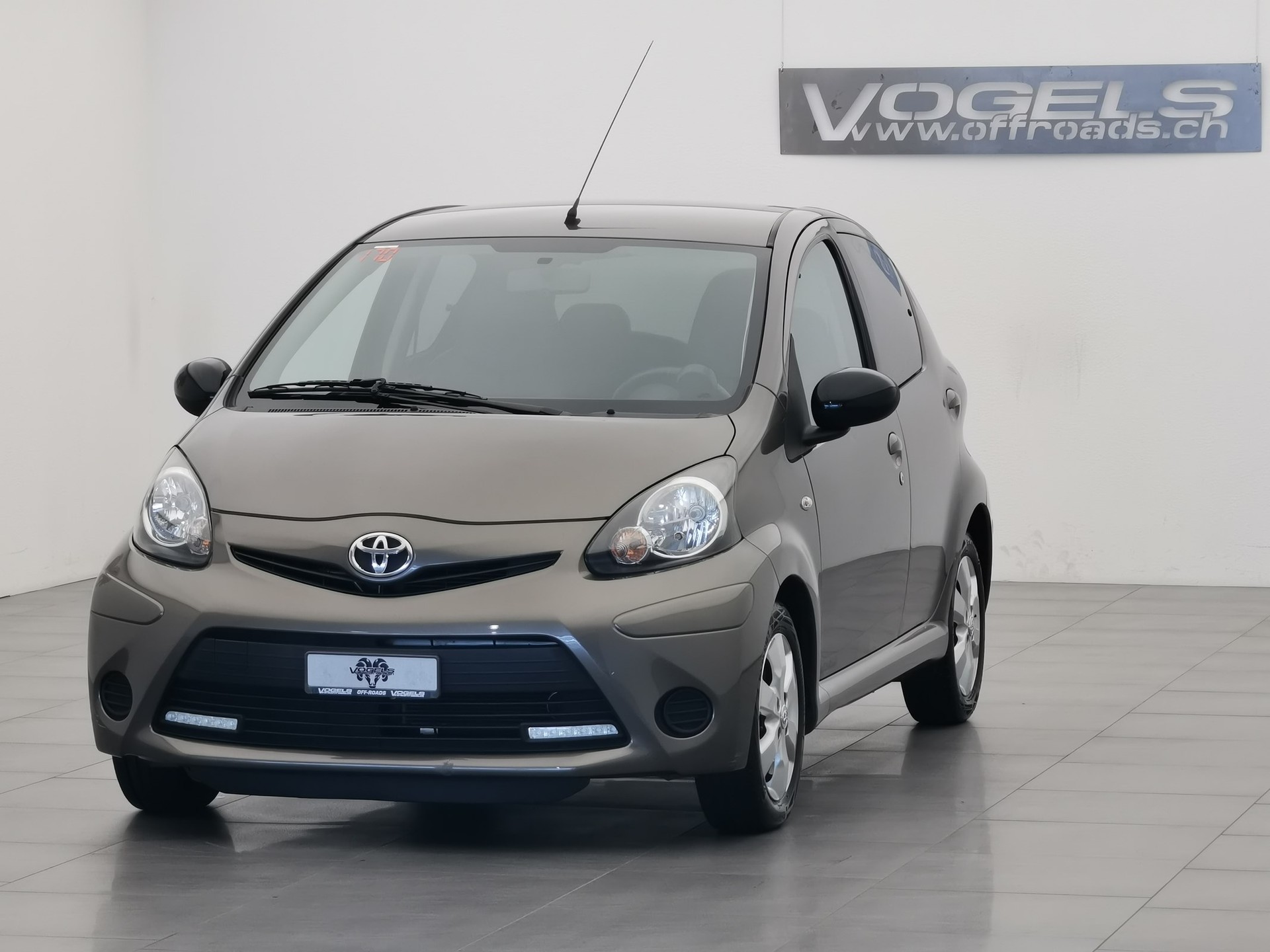 TOYOTA Aygo 1.0 VVT-i Luna-image-0
