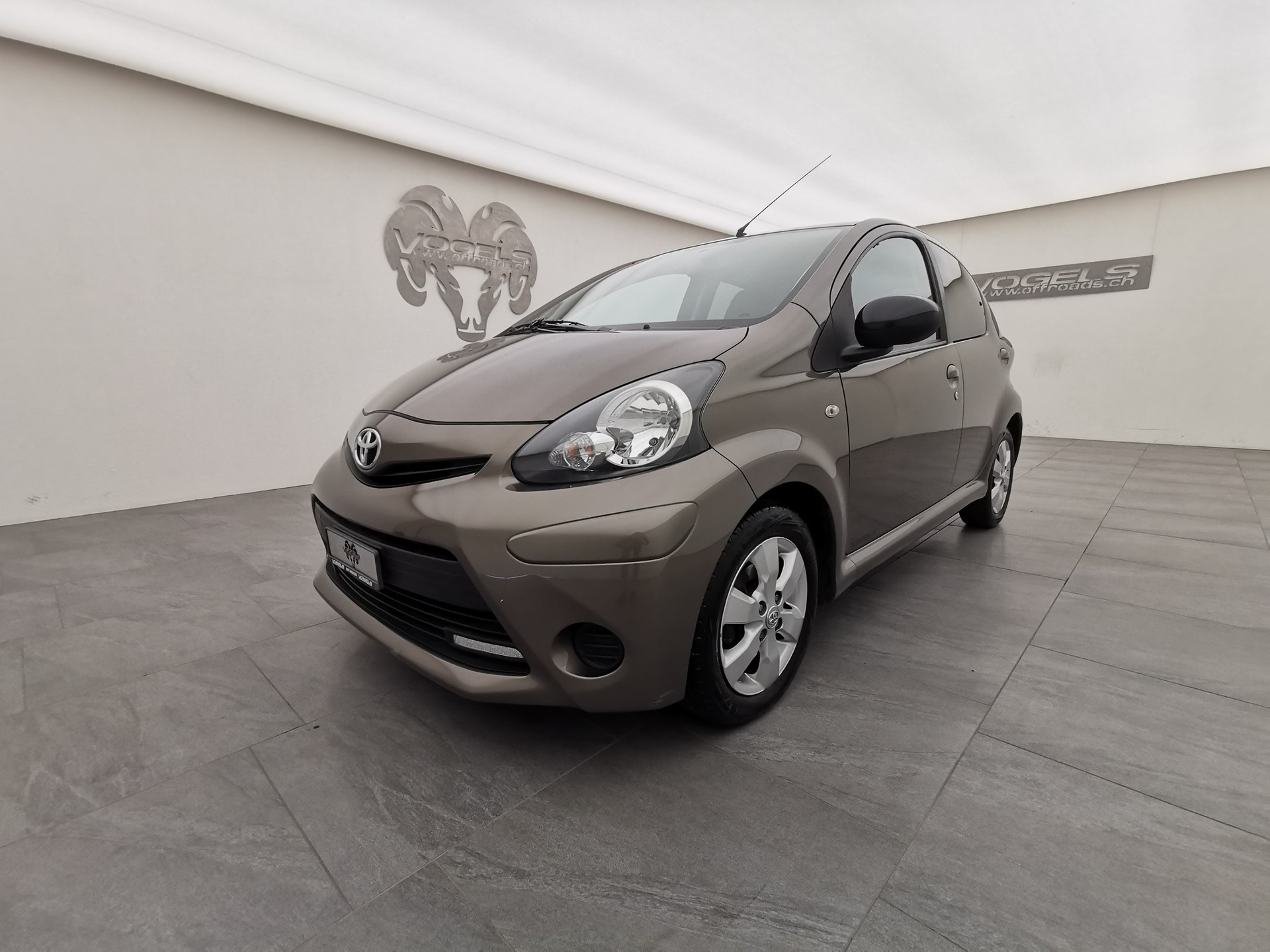 TOYOTA Aygo 1.0 VVT-i Luna-image-1