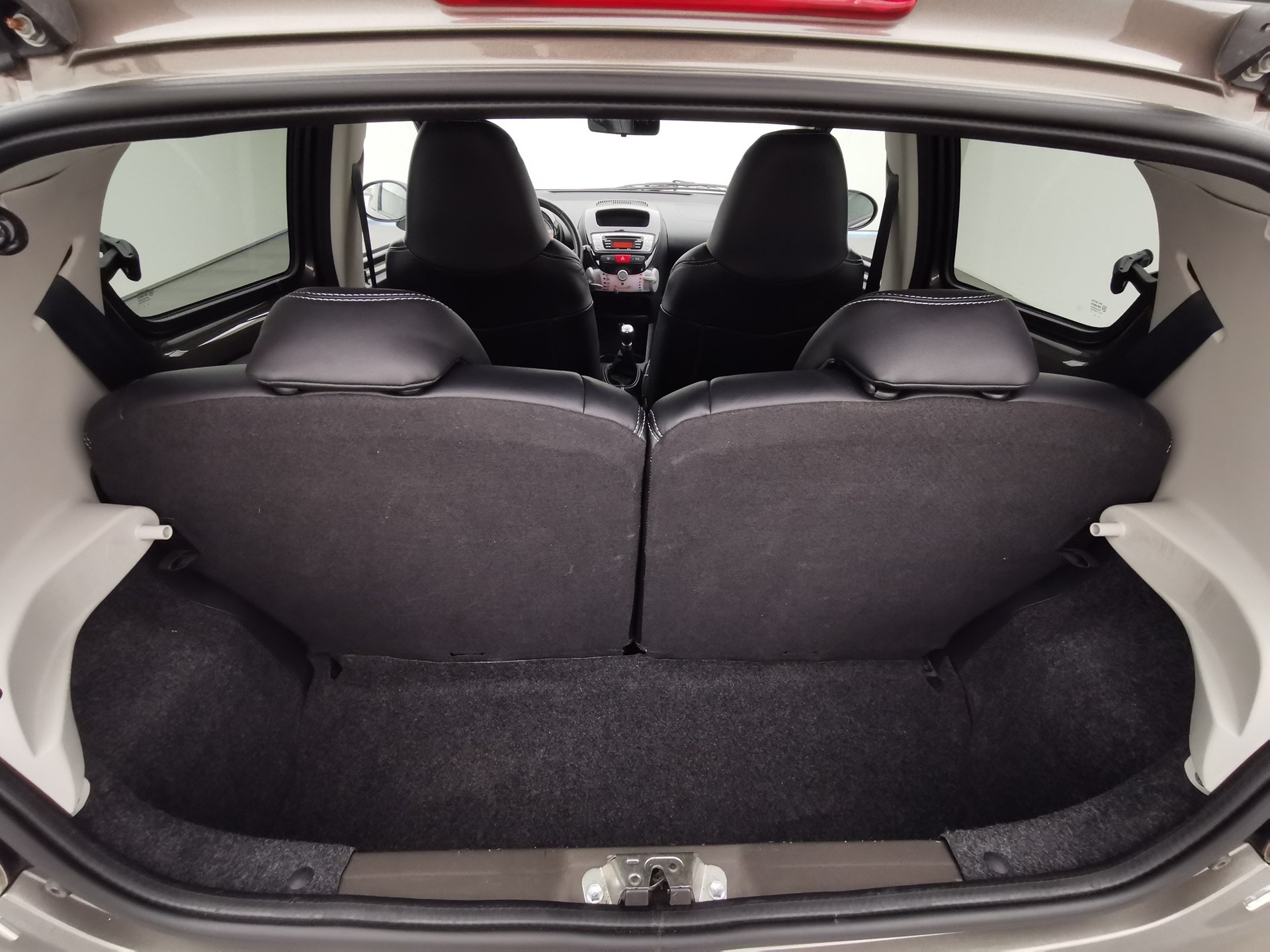 TOYOTA Aygo 1.0 VVT-i Luna-image-11