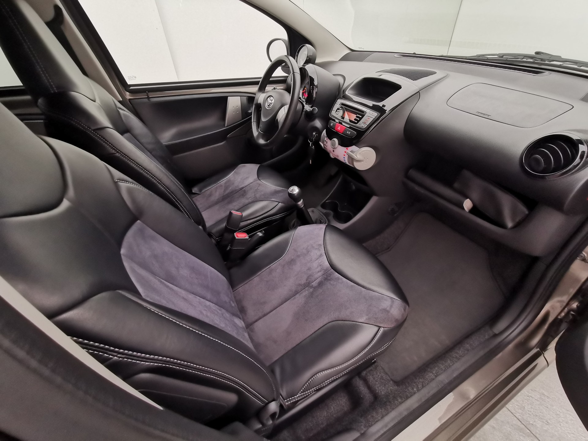 TOYOTA Aygo 1.0 VVT-i Luna-image-14