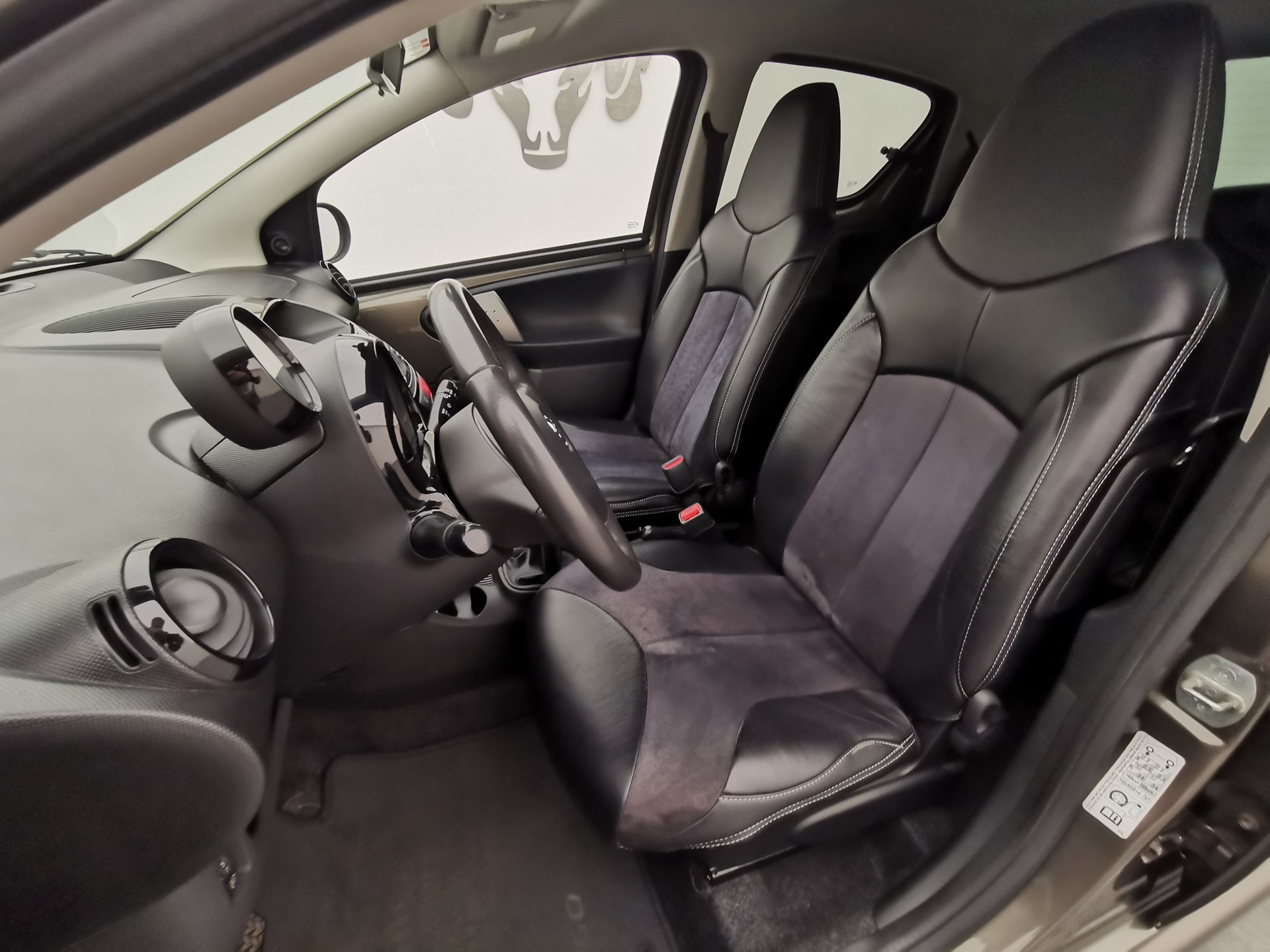 TOYOTA Aygo 1.0 VVT-i Luna-image-7