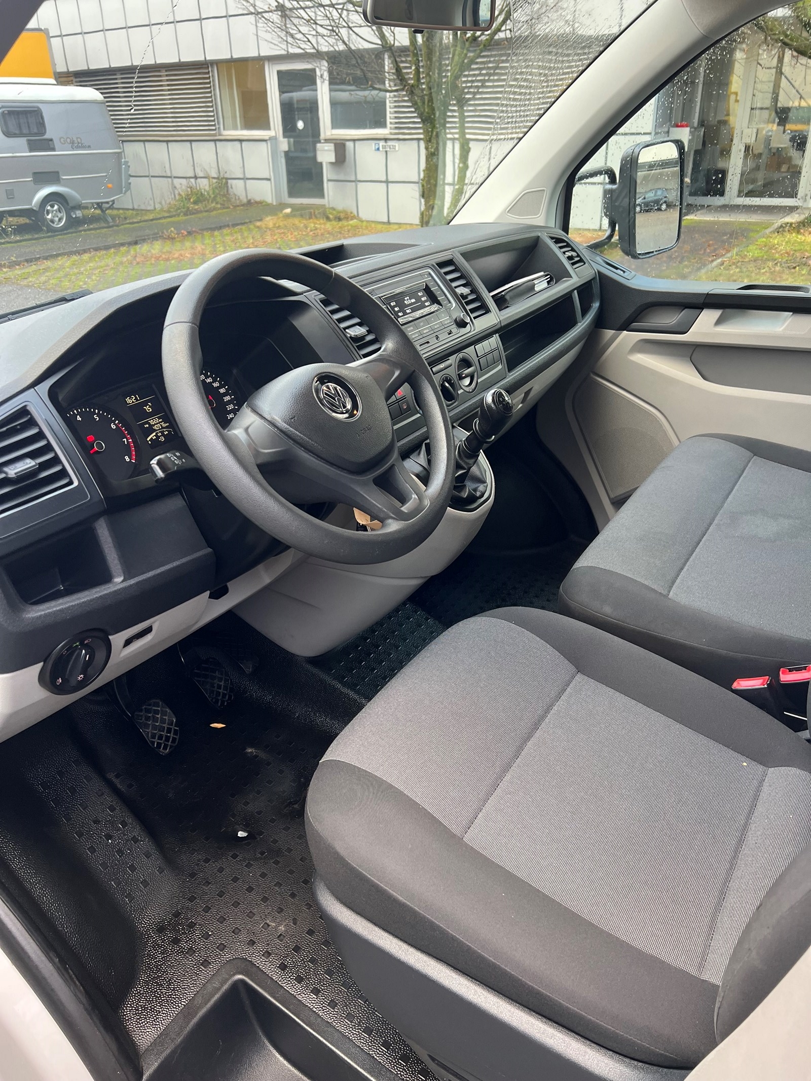 VW T6 Transporter 2.0 TSI-image-7