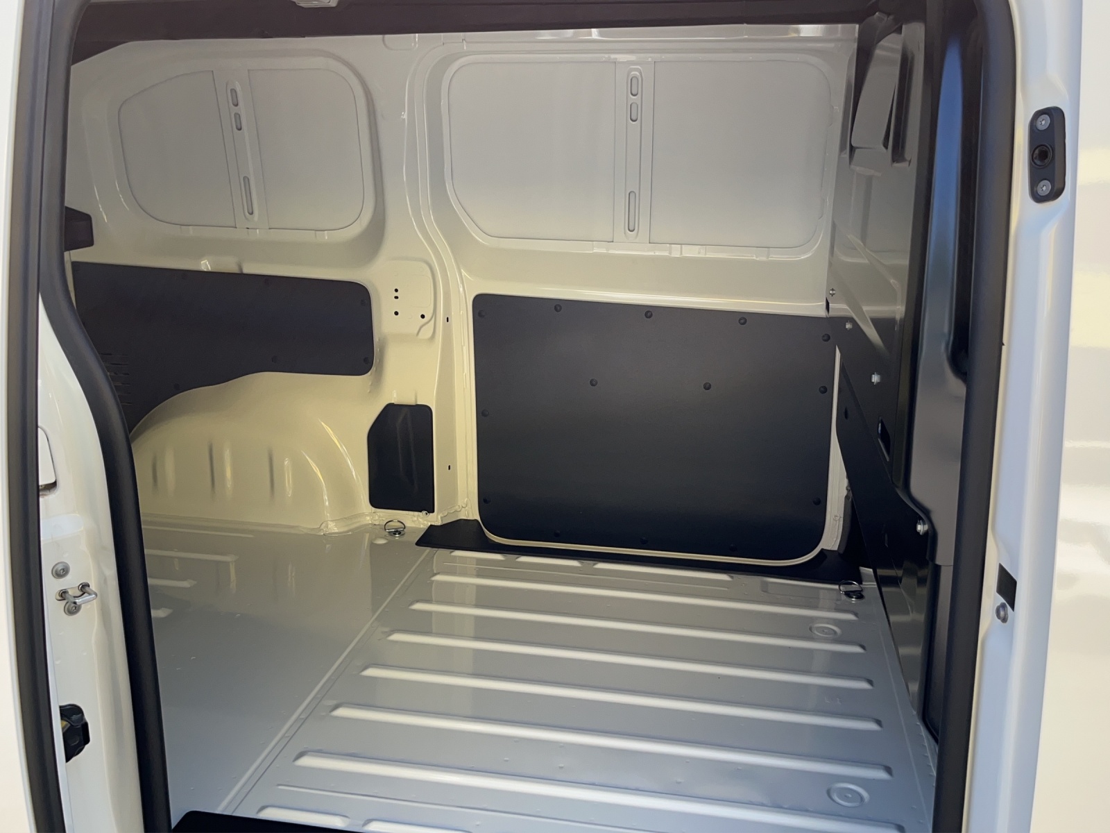 FIAT E-Scudo Kaw. L2 50 kWh Lounge 100% WIR-image-13