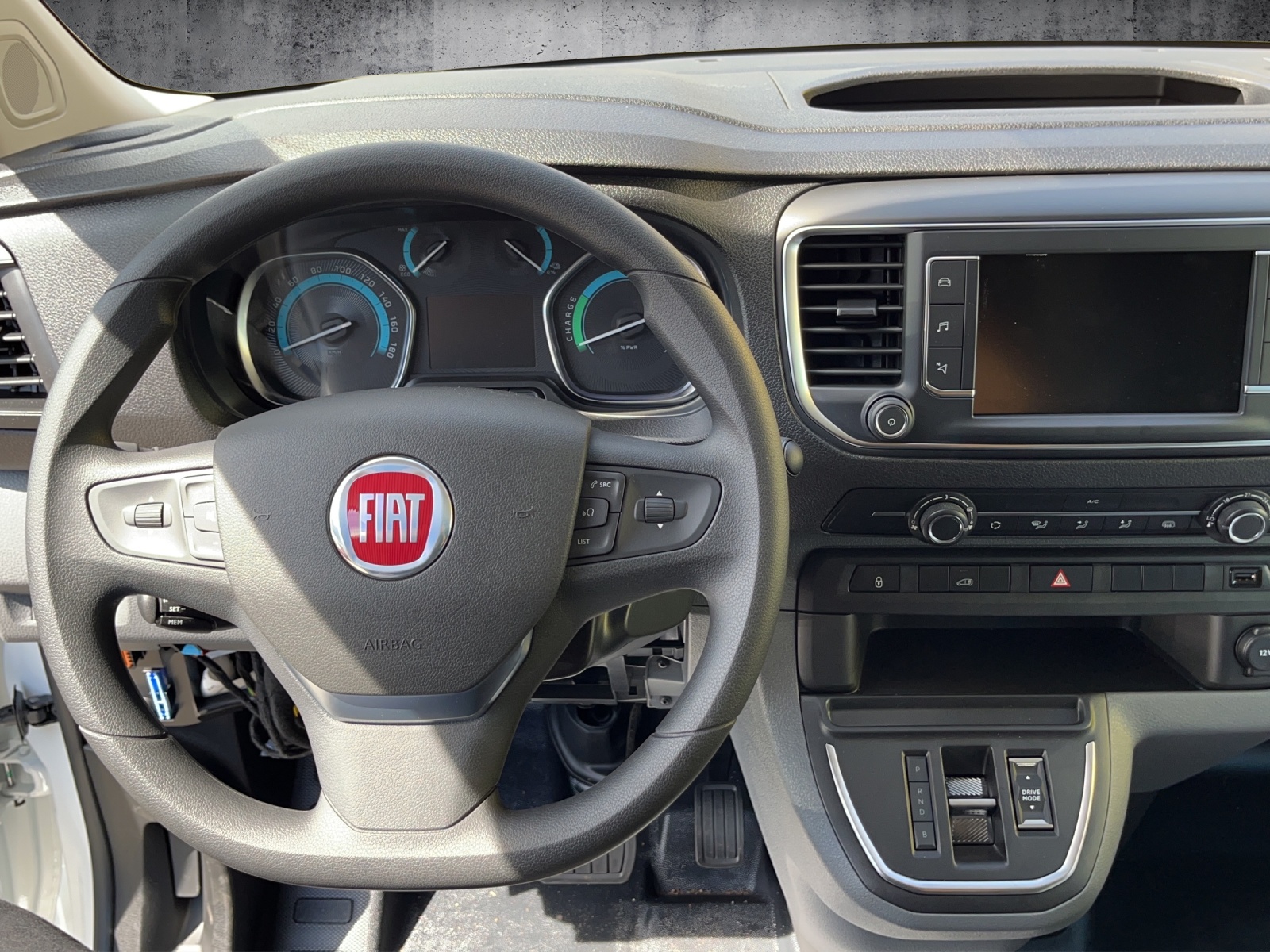 FIAT E-Scudo Kaw. L2 50 kWh Lounge 100% WIR-image-10