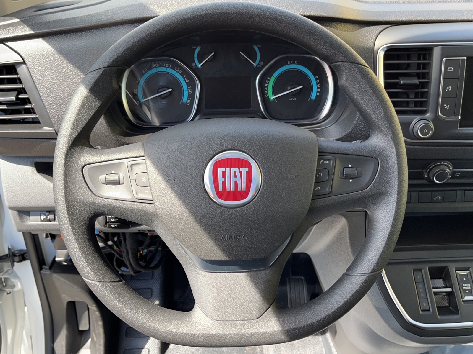 FIAT E-Scudo Kaw. L2 50 kWh Lounge 100% WIR-image-9