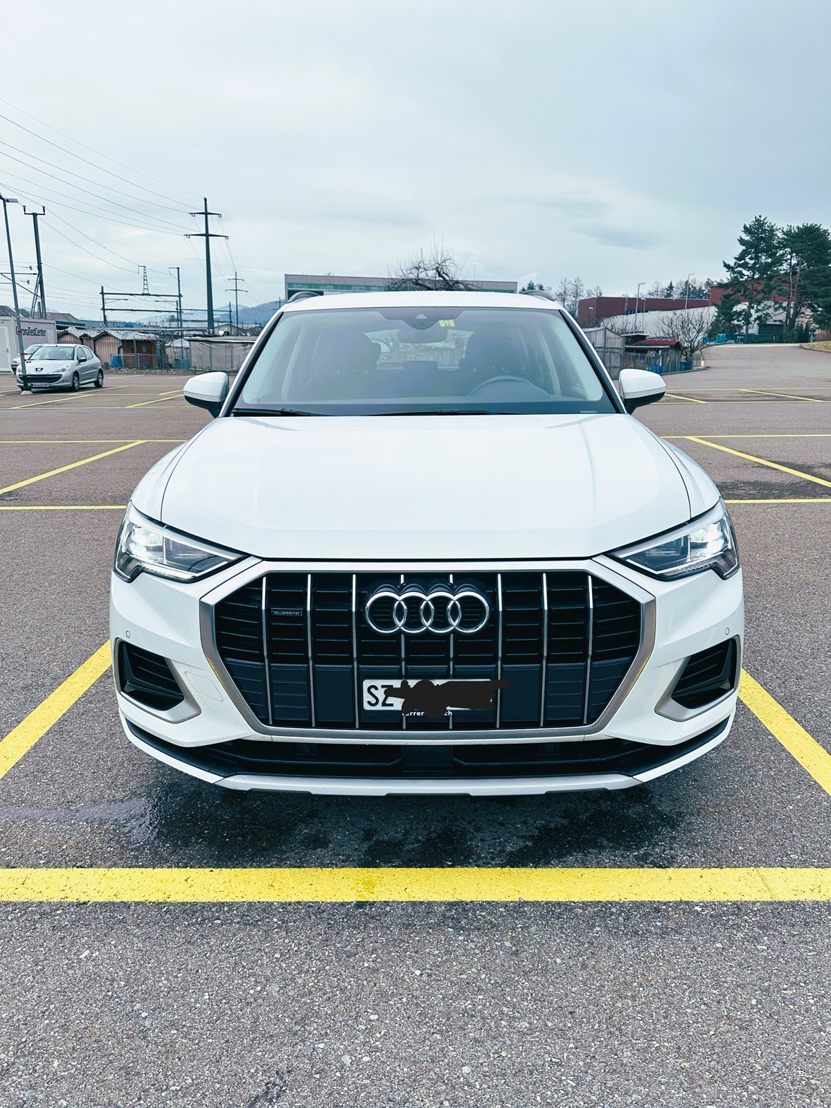 AUDI Q3 40 TFSI S line quattro S-tronic-image-1