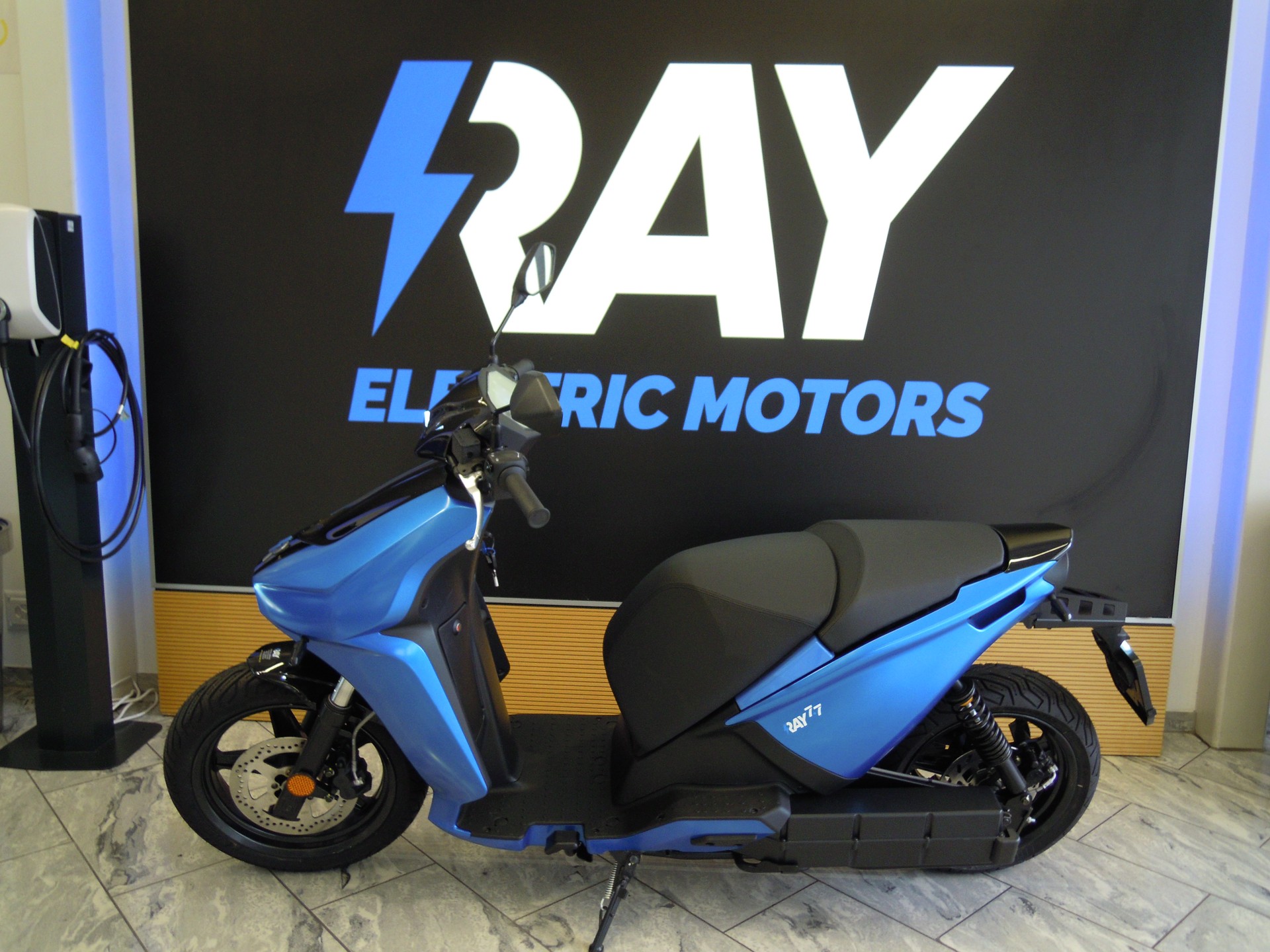 RAY RAY 7.7 3.3kW Rapid Charger und Typ 2-image-1