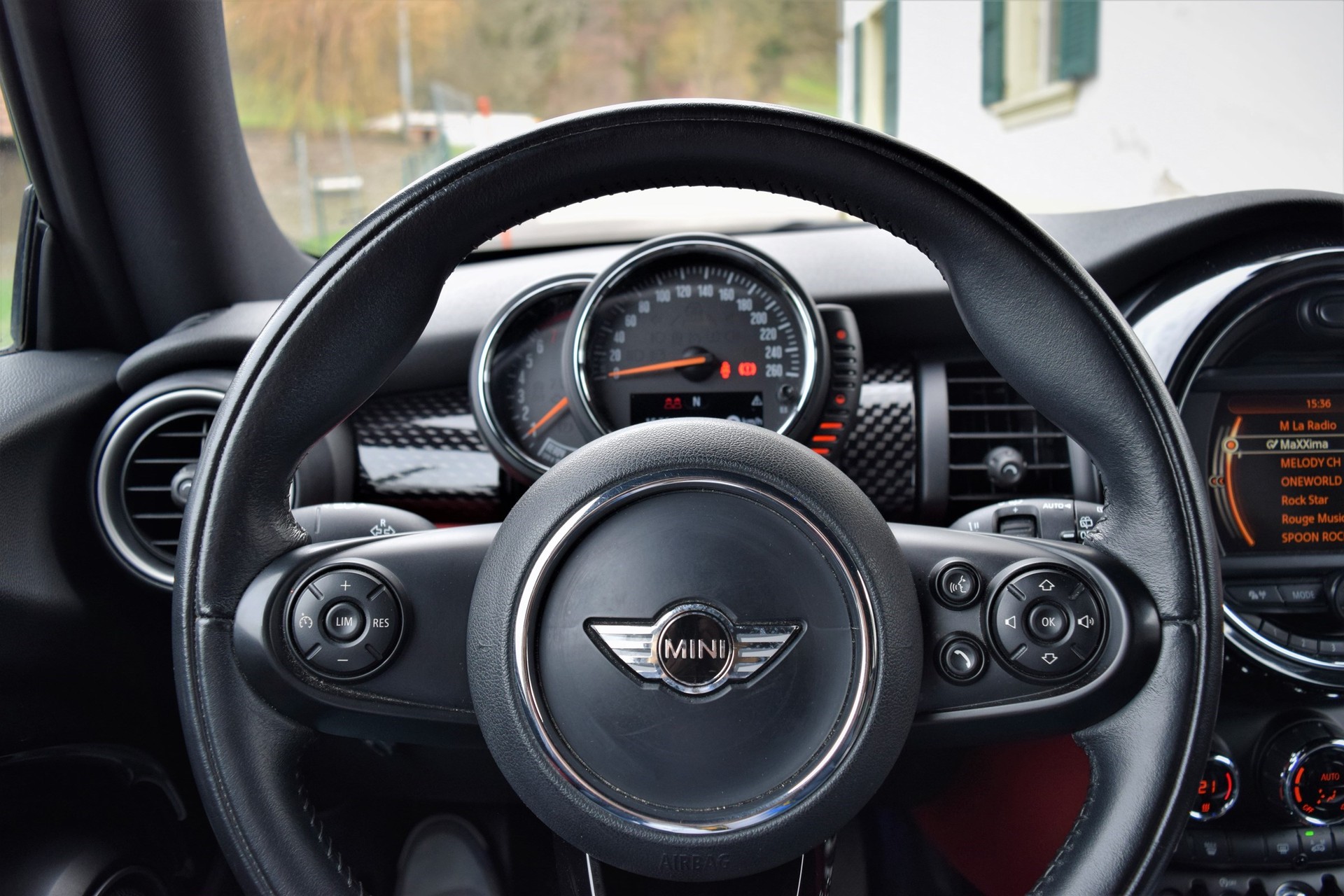 MINI Mini Cooper S-image-3