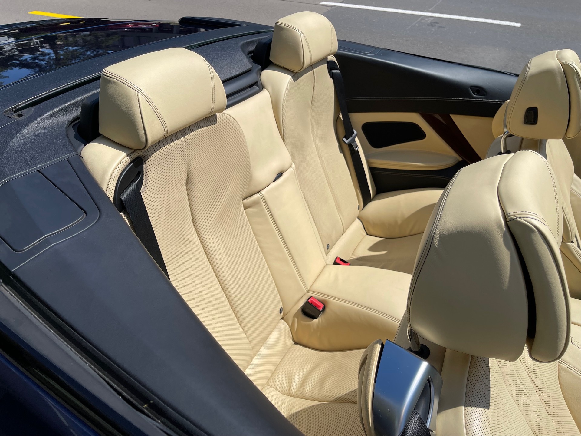 BMW 650i Cabrio xDrive-image-11