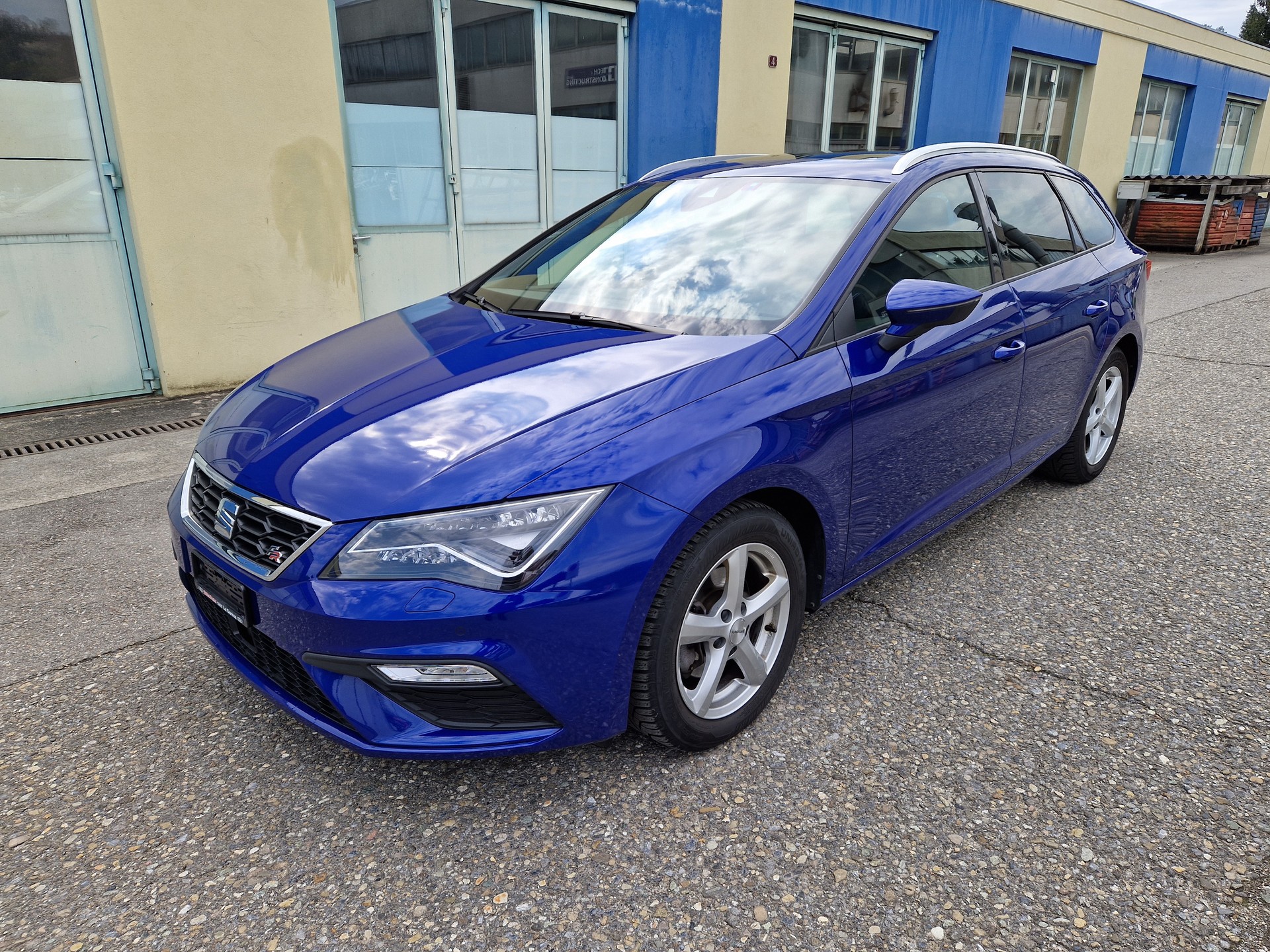 SEAT Leon ST 2.0 TDI SWISS FR DSG-image-2