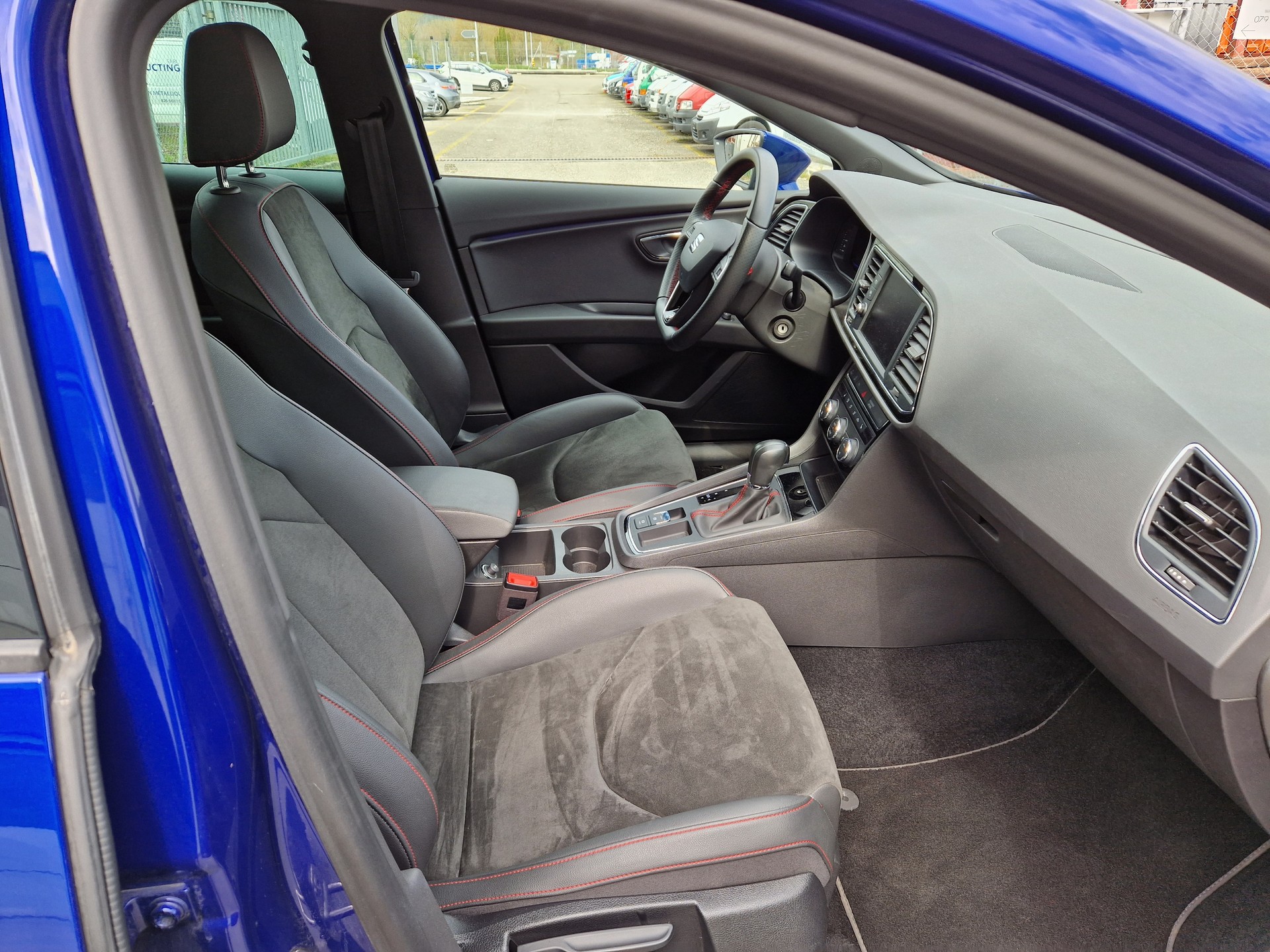 SEAT Leon ST 2.0 TDI SWISS FR DSG-image-12