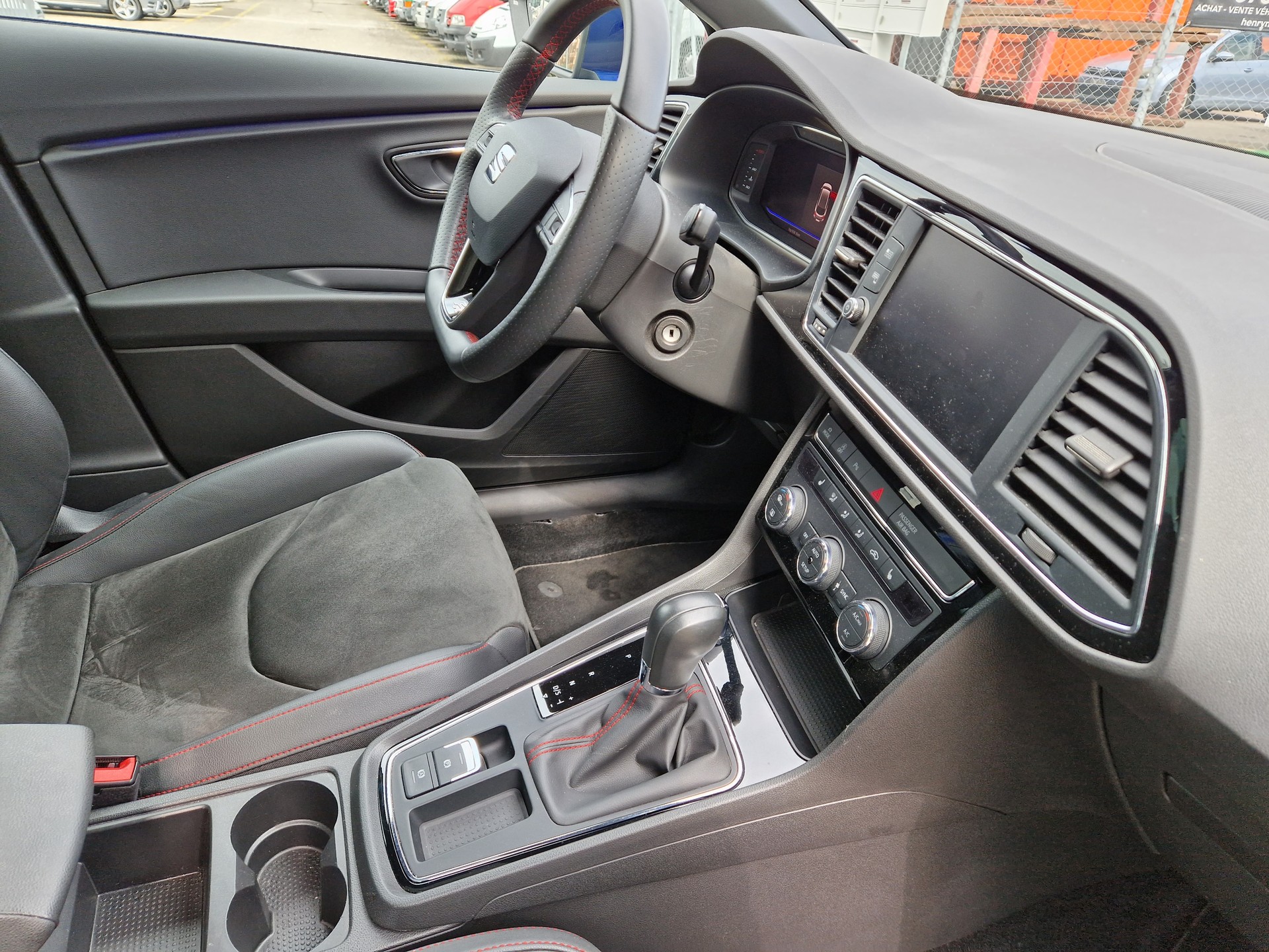 SEAT Leon ST 2.0 TDI SWISS FR DSG-image-11