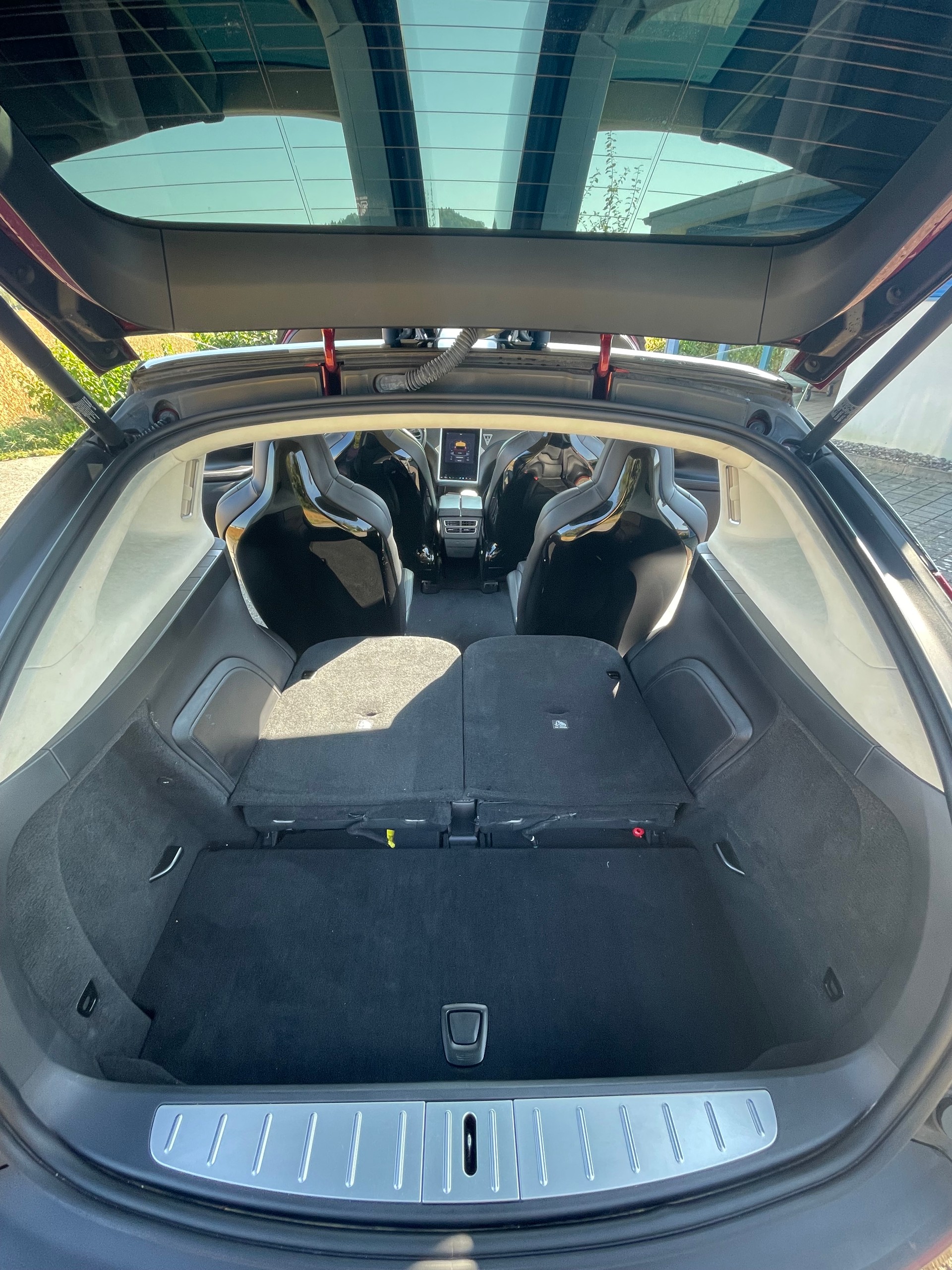 TESLA Model X 90 D Signature Performance-image-11
