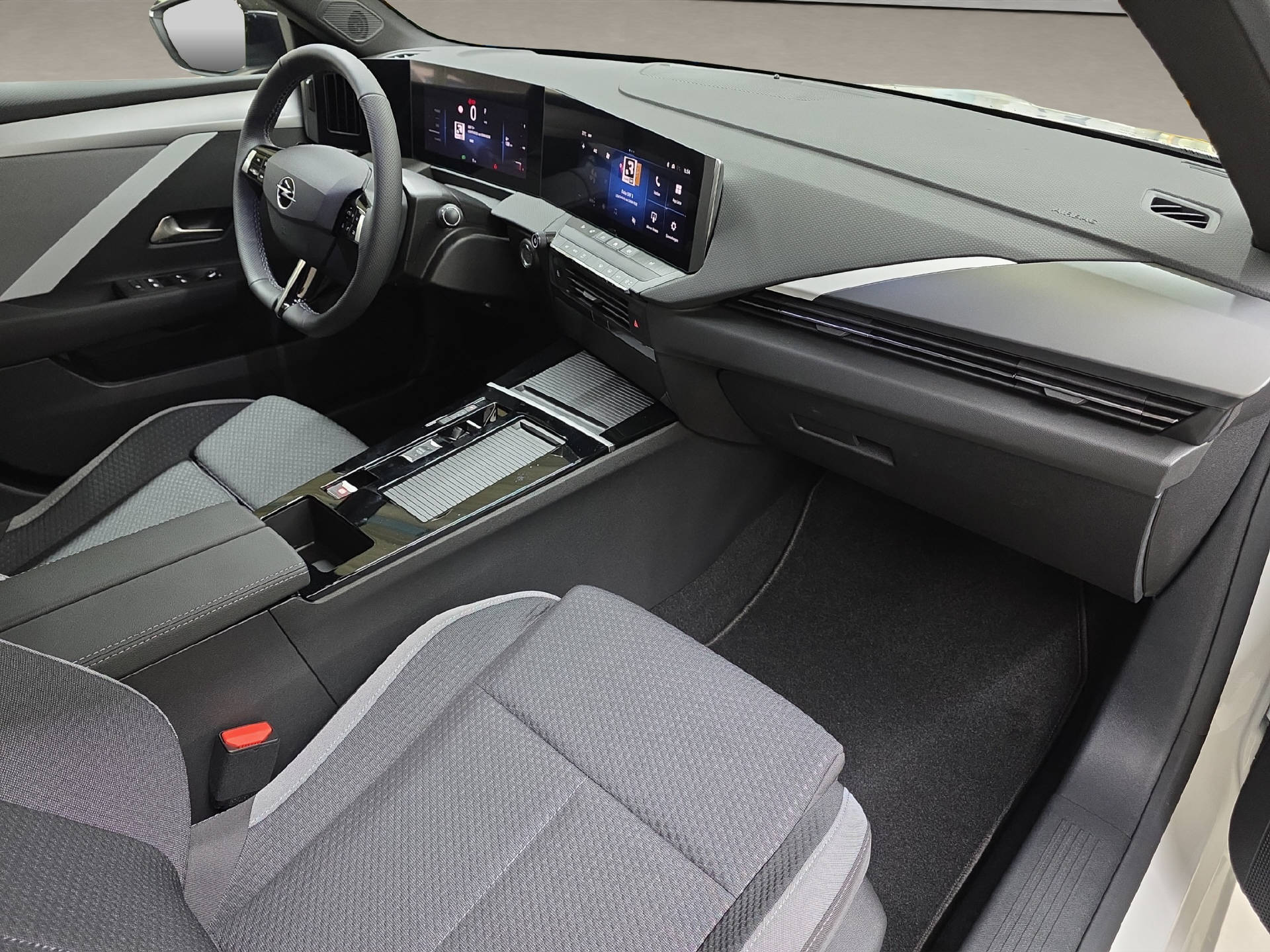 OPEL Astra Sports Tourer 1.2 T Hybrid Edition-image-10