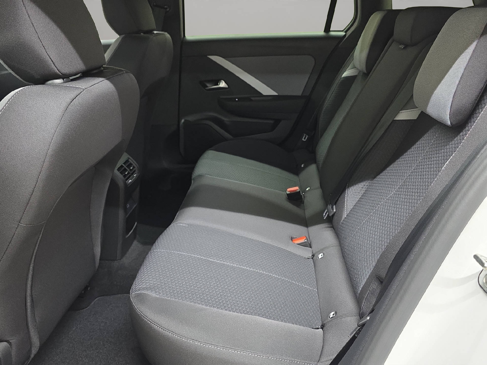 OPEL Astra Sports Tourer 1.2 T Hybrid Edition-image-9