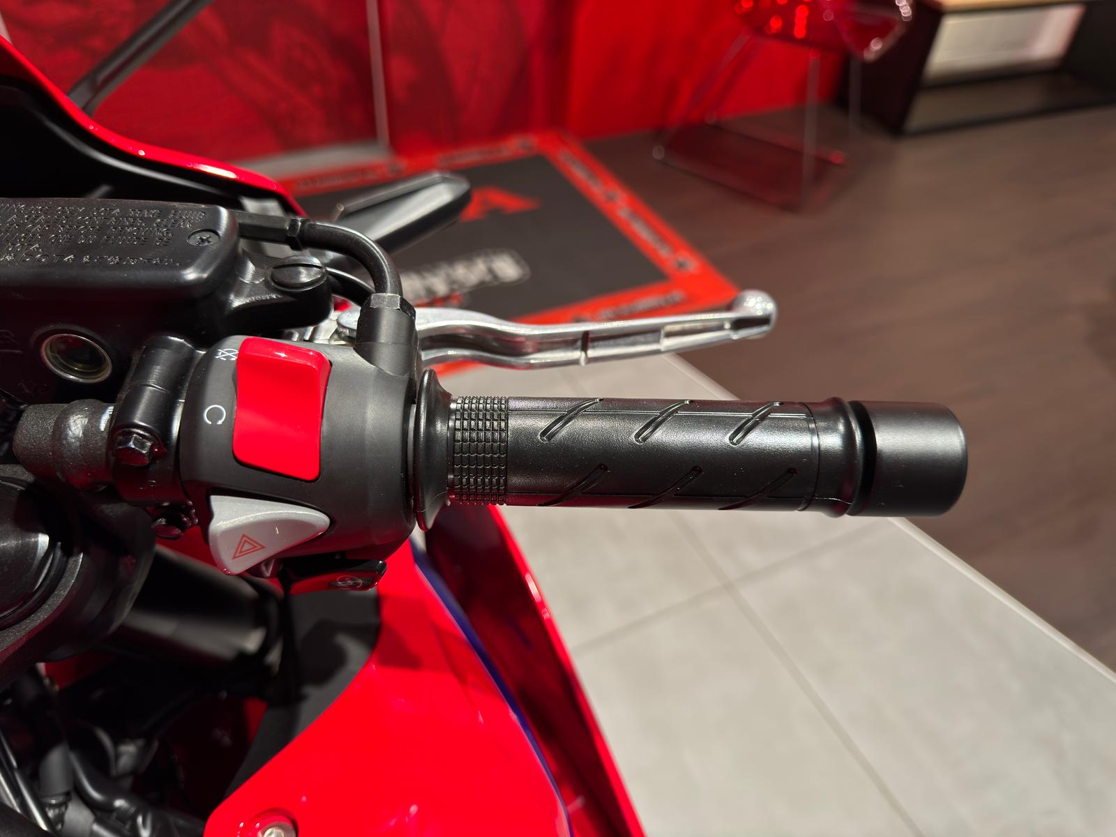 HONDA CBR 500 R *Neufahrzeug*-showroom-element-3